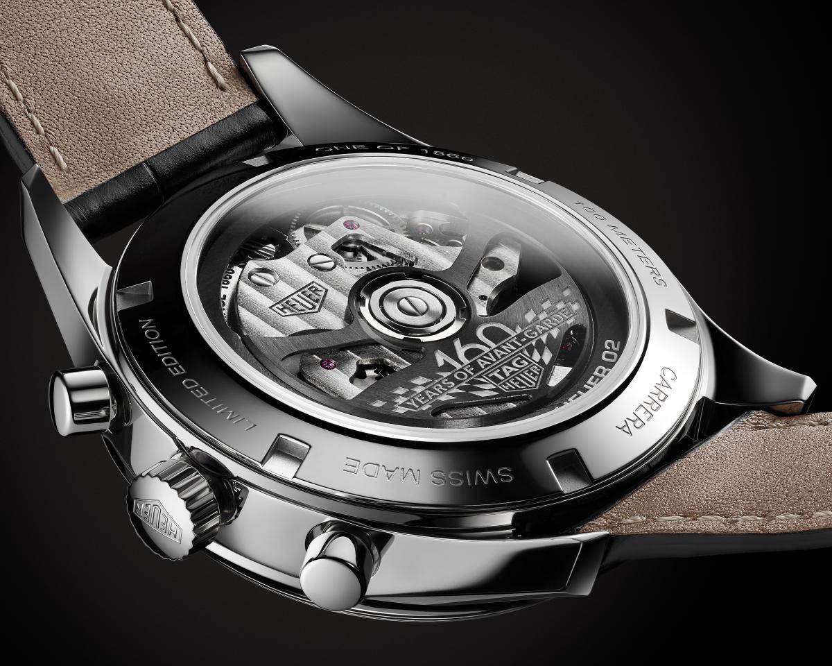 泰格豪雅Carrera 160週年復刻，搭載自製的自動上鏈Heuer 02計時機芯，各方面效能完全升級。