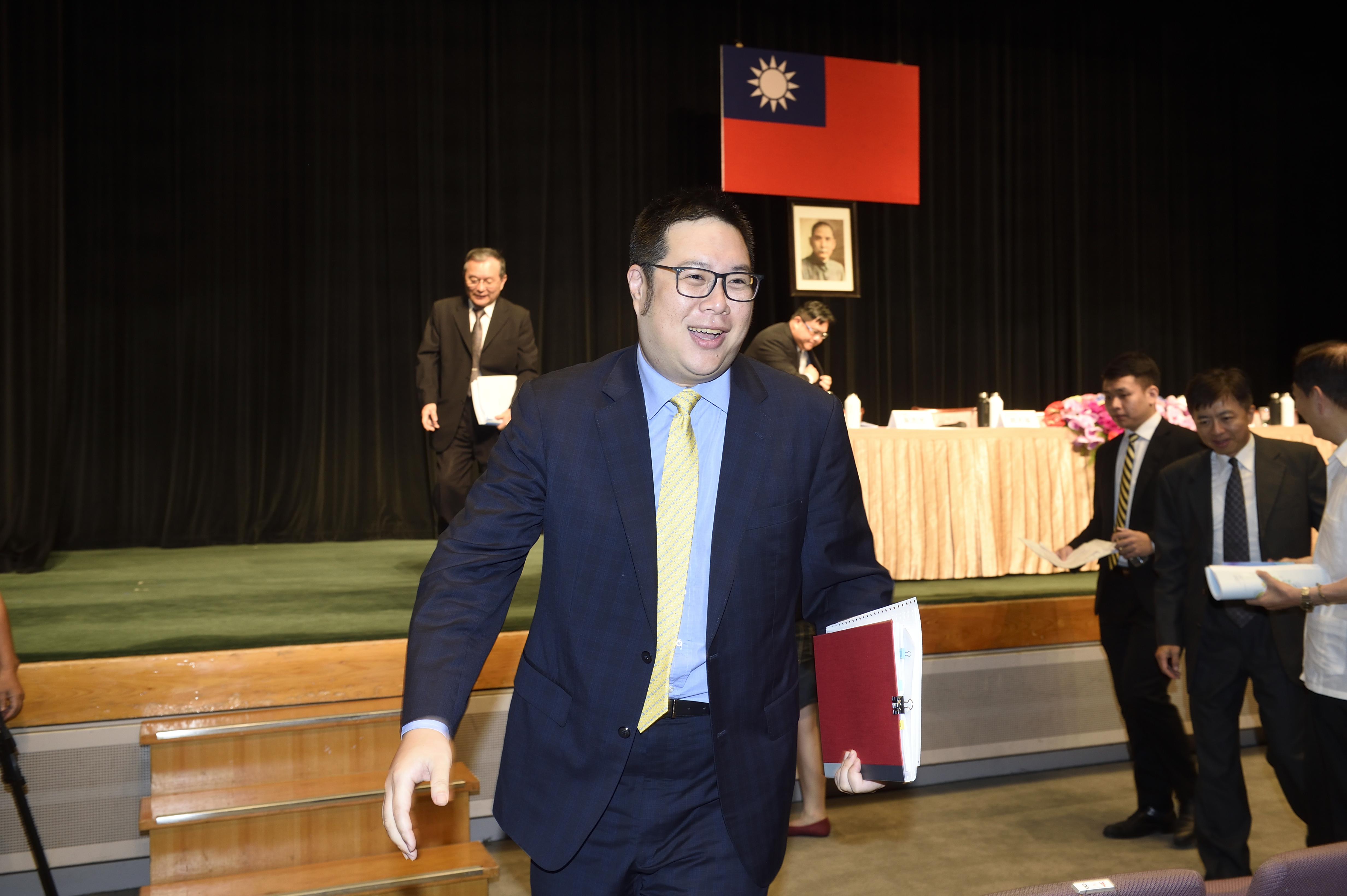 面對台泥龐大且分散的股權，辜公怡更需要用實績來證明自己，眼前的中橡、信昌化就是第一道考題。