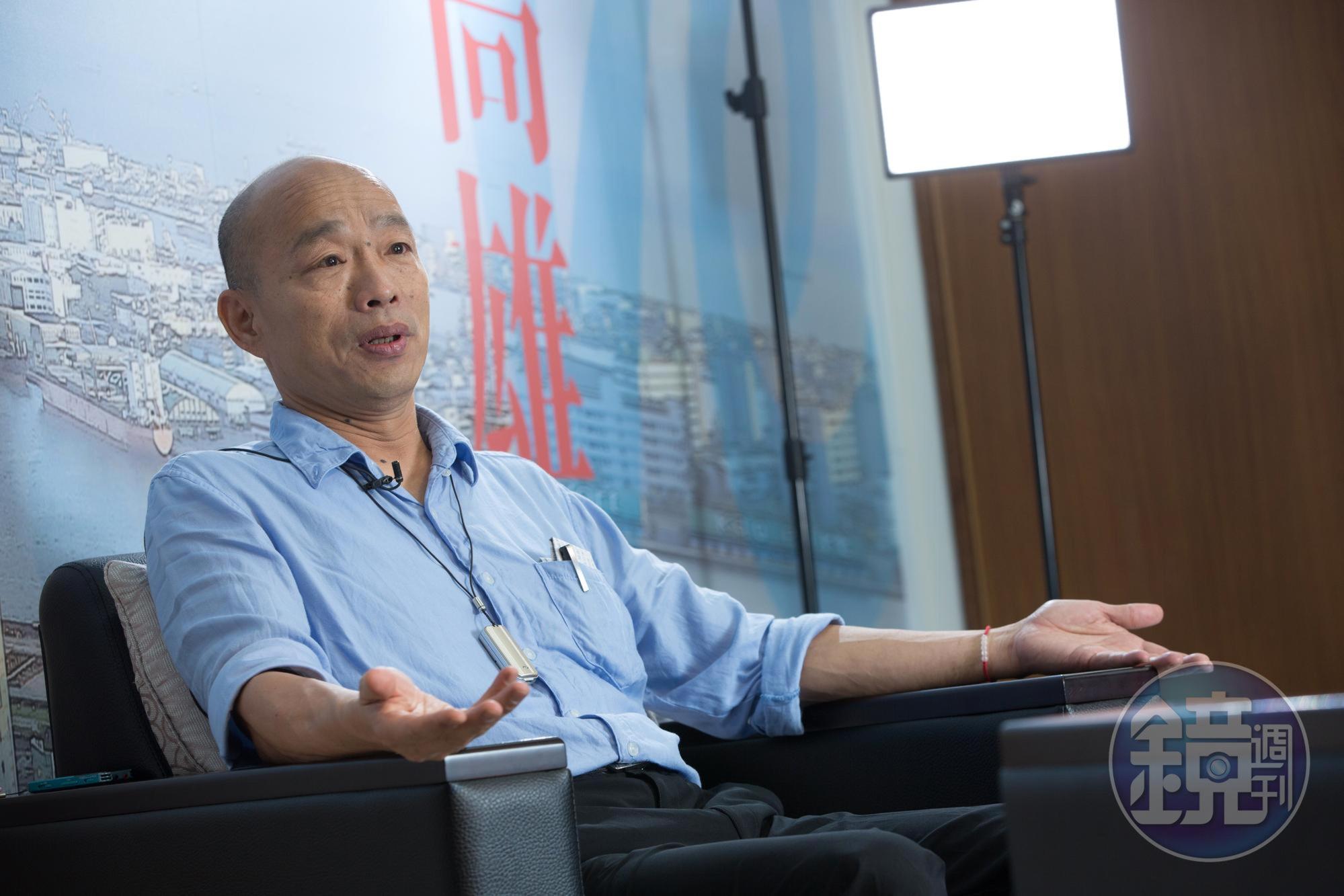 苦苓今日再度槓上高雄市府,更於臉書po文回應,痛批韓誣蔑前市長「負債3000億」才是睜眼說瞎話,「韓市長你要不要先跟陳菊和高雄巿民道歉?」(本刊資料照)