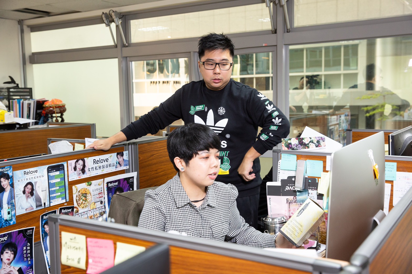 他重視產品包裝、視覺，請來從紐約回台的設計總監負責整體形象。