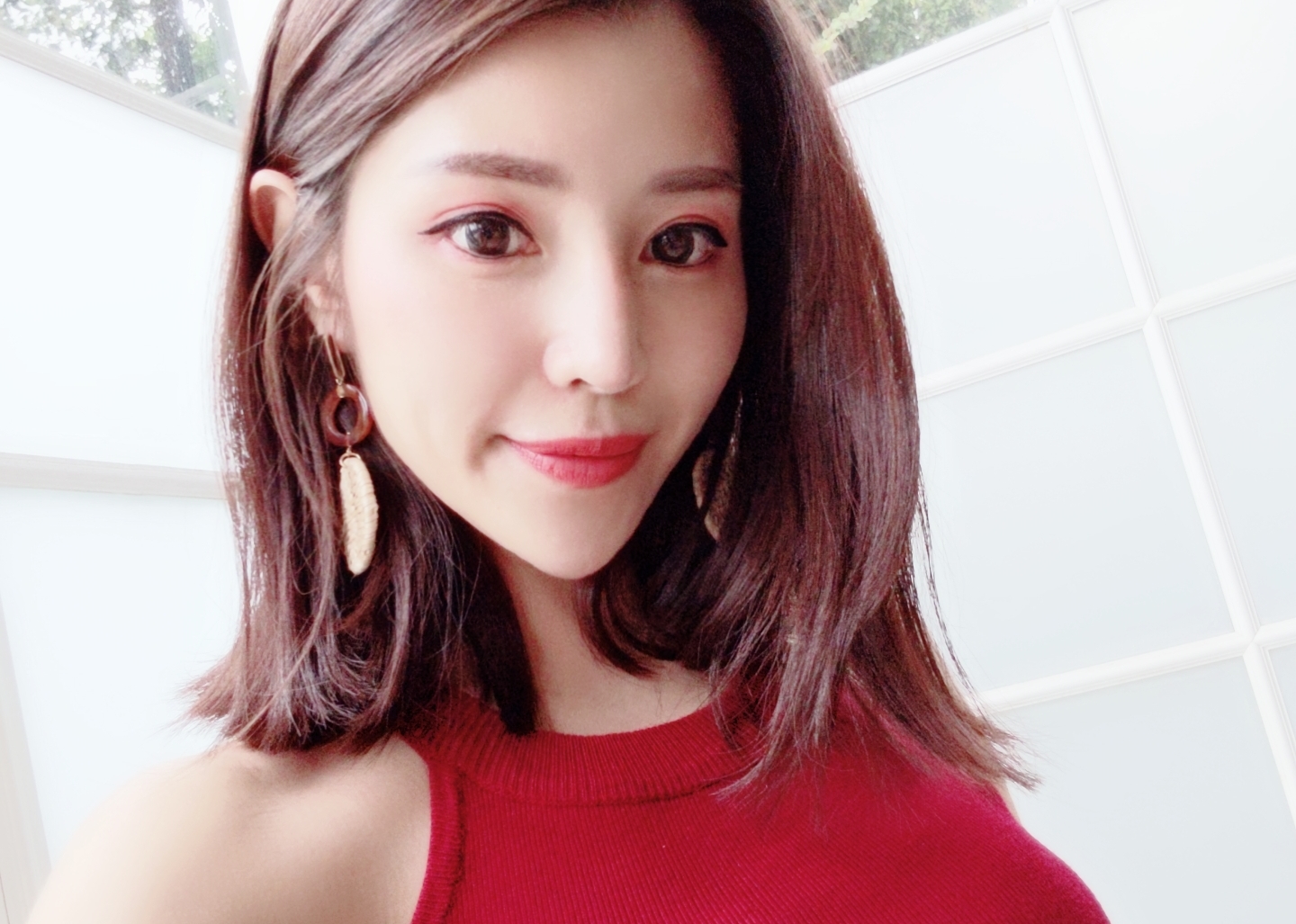 Up直播主蕾莉氣質非凡，有「地表最正顧問」的稱號。（uplive提供）