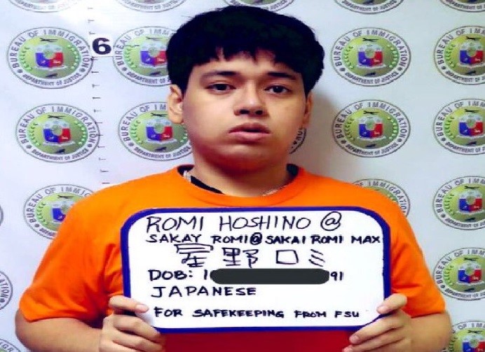 日本盜版網站「漫畫村」站長星野Romi於去年7月在菲律賓被逮捕。（翻攝自https://www.aniwotajp.com）