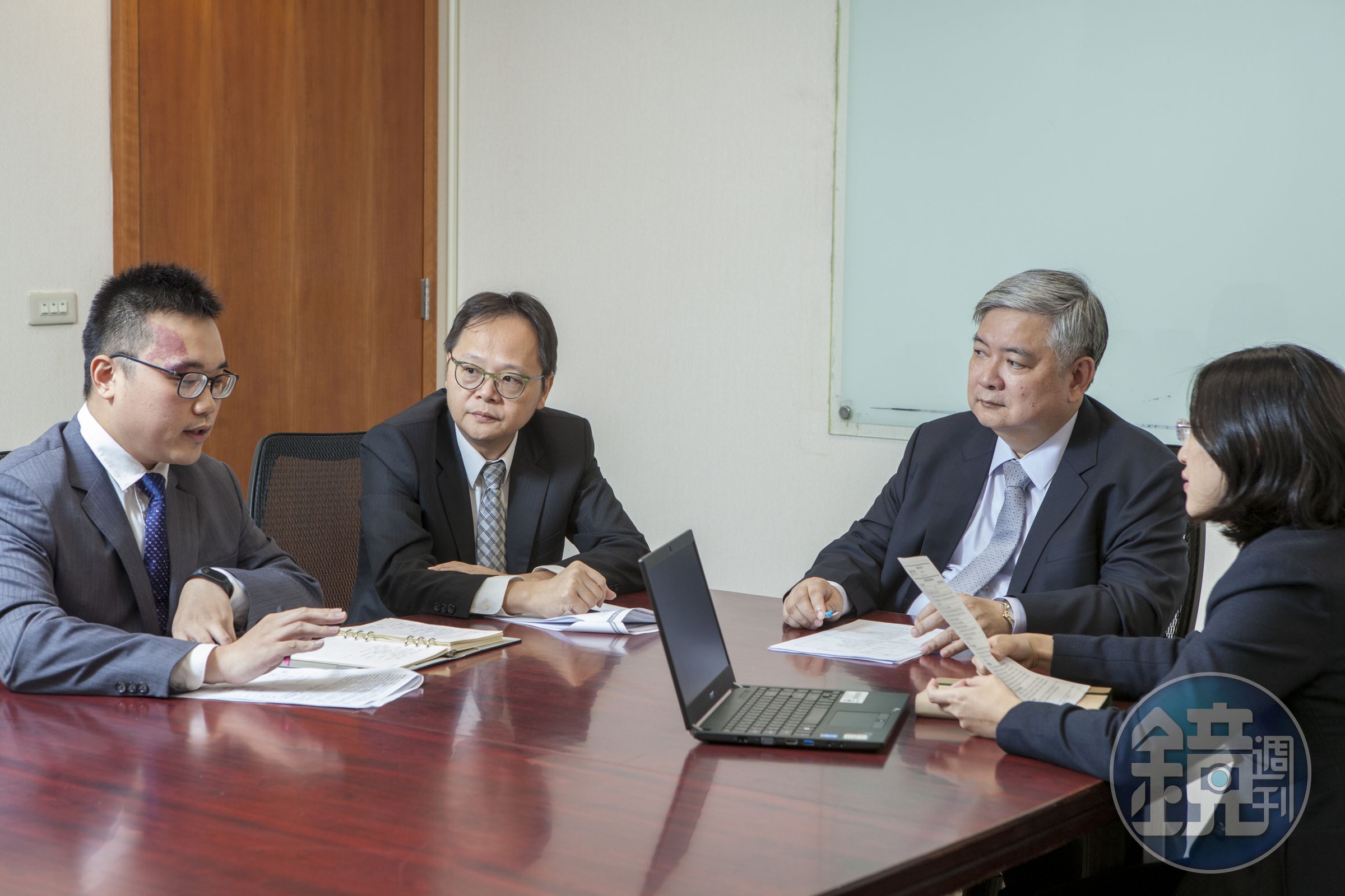 兆豐投資顧問小組為資深專業的市場研究顧問組成，隨時觀測全球市場變化，針對全球各大市場進行監控。
