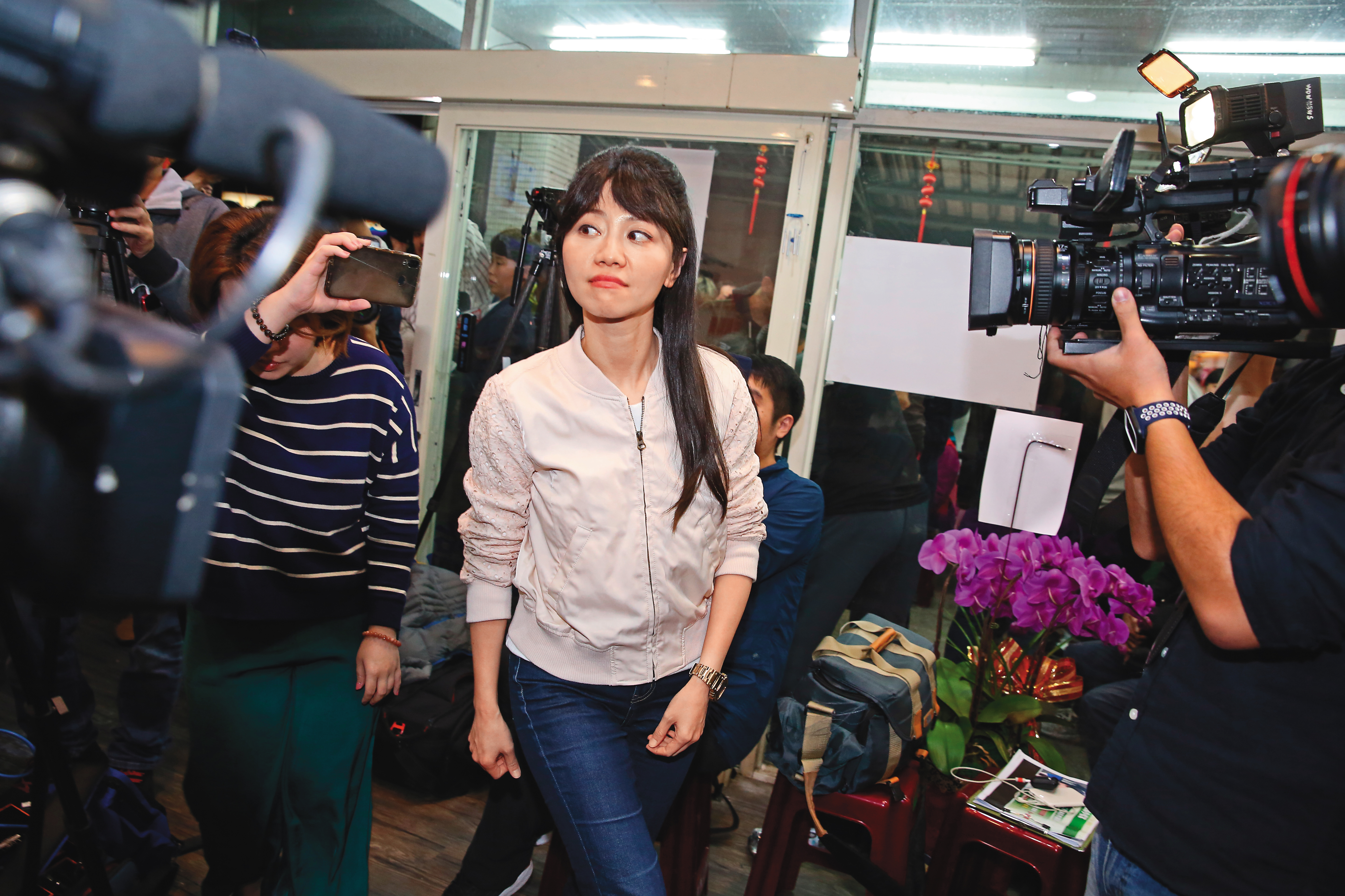 民進黨準立委高嘉瑜抽到青島二館研究室。