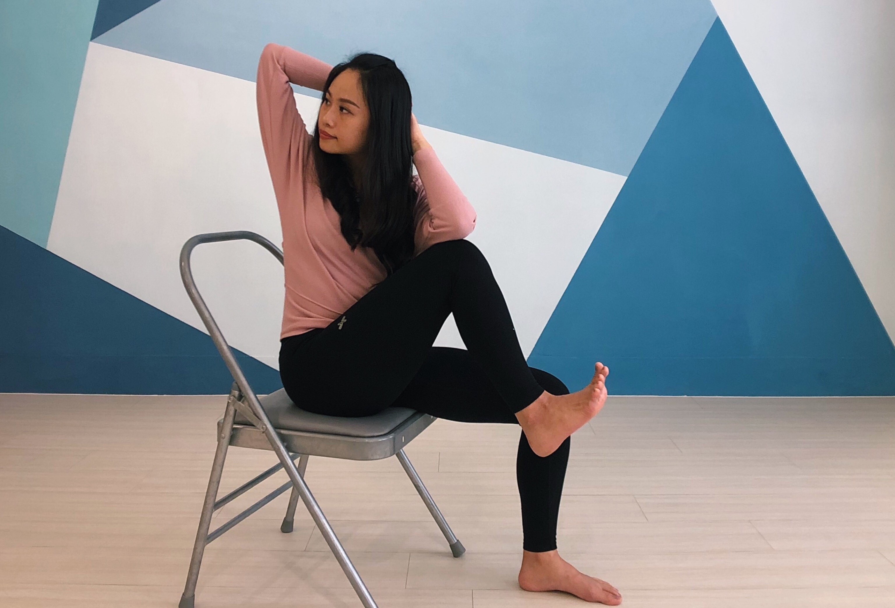 農曆過年期間餐餐享受大魚大肉，瑜伽老師CHA CHA教讀者如何打擊肥肉。（CHA 帶瑜去旅行提供）