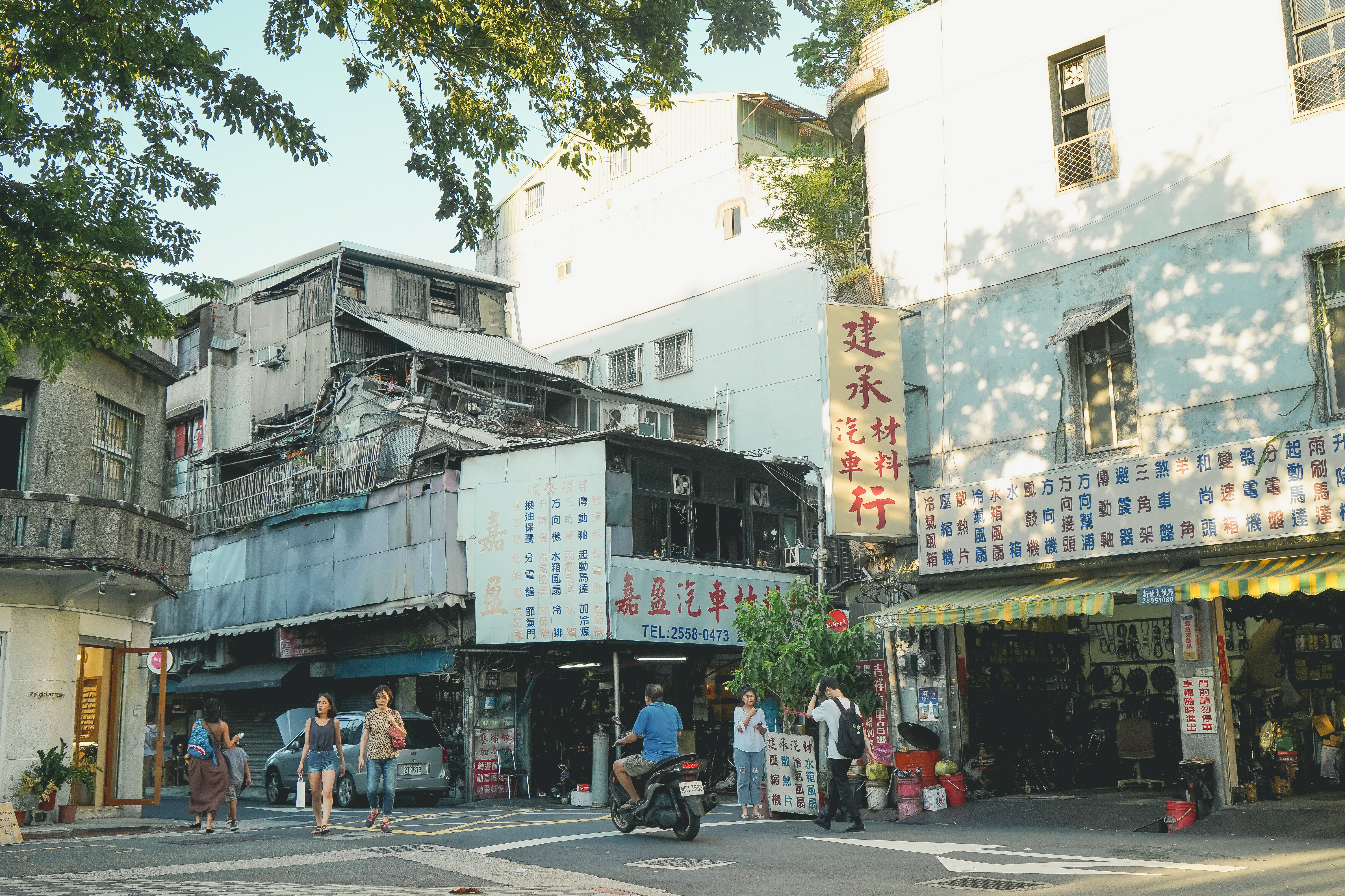 昔日的赤峰街以打鐵、汽車零件聞名。