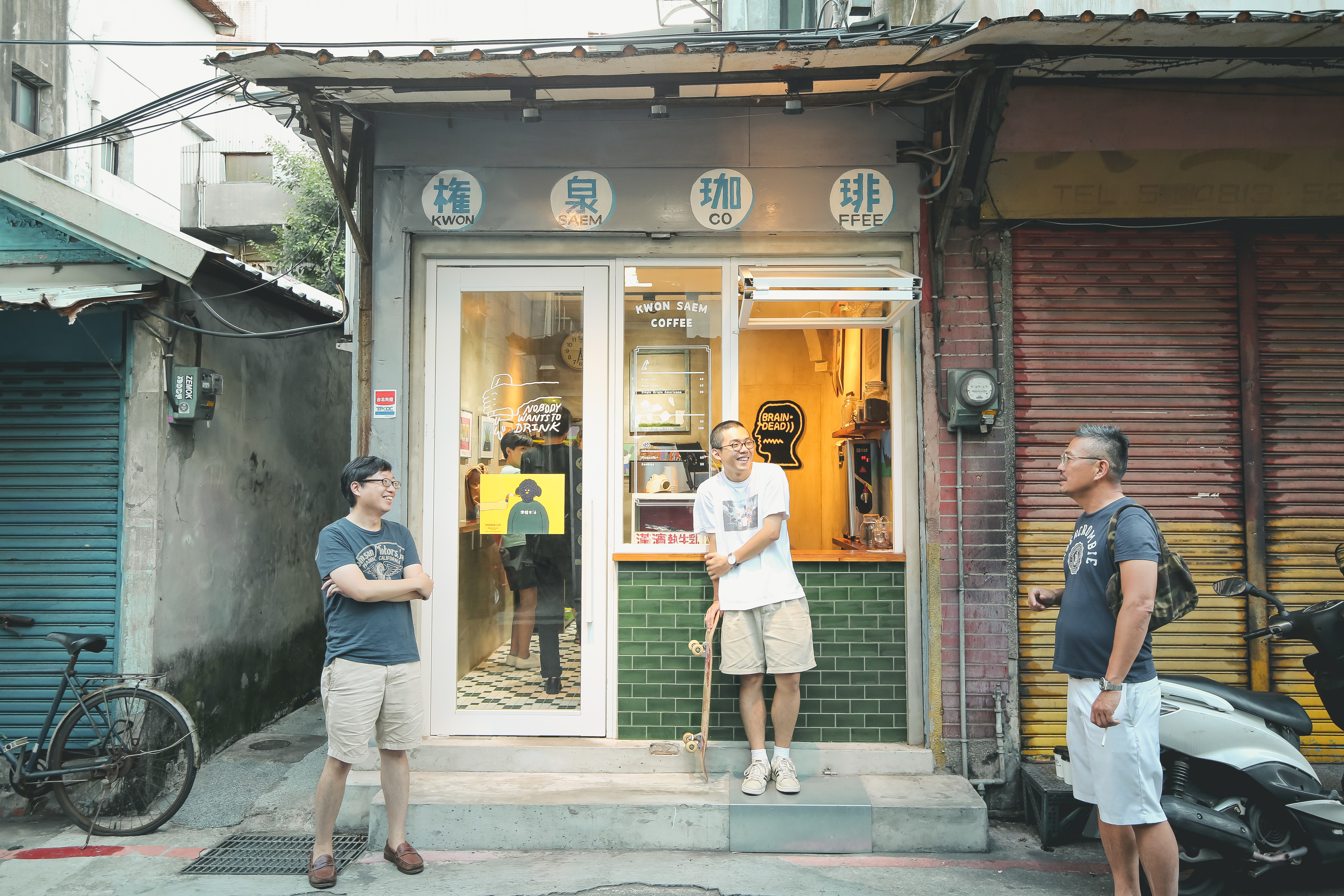 權泉咖啡，一間不只賣咖啡還賣藝術的咖啡店。