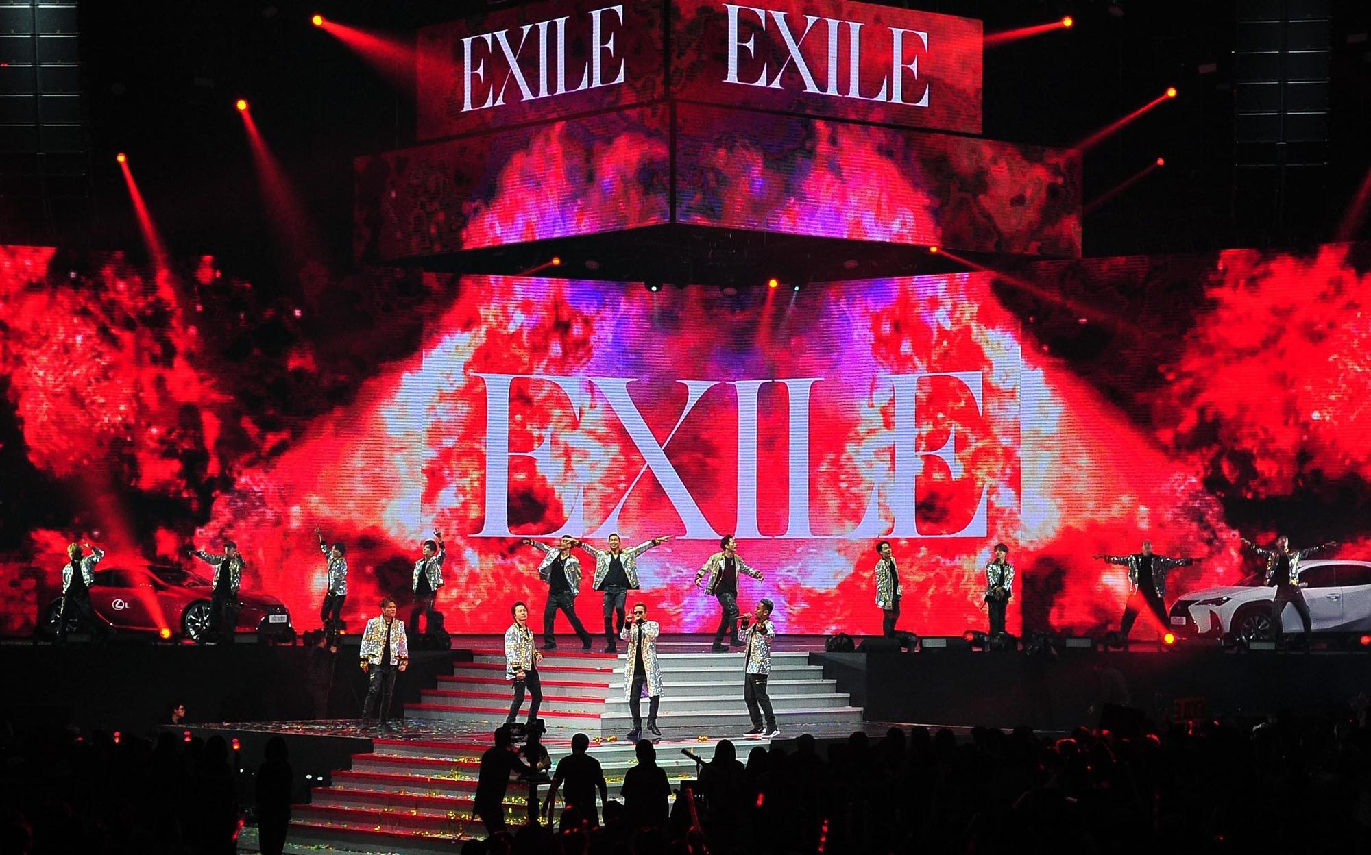 EXILE放浪兄弟日前登上台視除夕特別節目《2020超級巨星紅白藝能大賞》，將全團15人首次海外演出獻給台灣粉絲。（台視提供） 