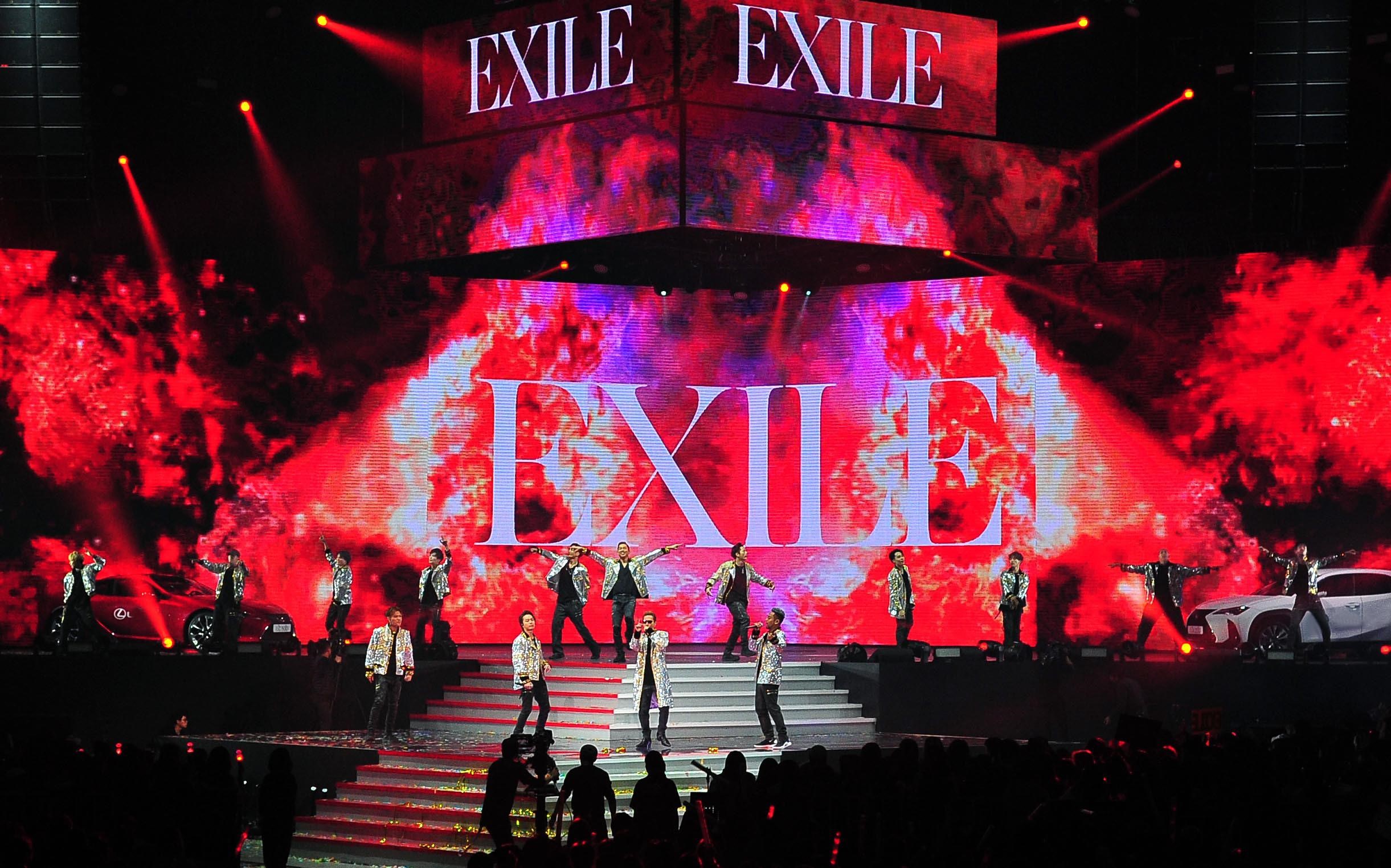 EXILE放浪兄弟日前登上台視除夕特別節目《2020超級巨星紅白藝能大賞》，將全團15人首次海外演出獻給台灣粉絲。（台視提供） 