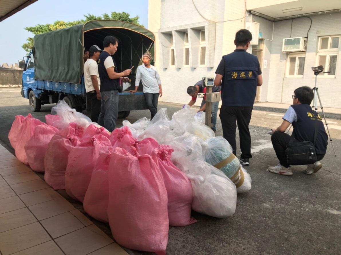 海巡署偵防分署查獲718公斤安毒原物料。(海巡署提供)