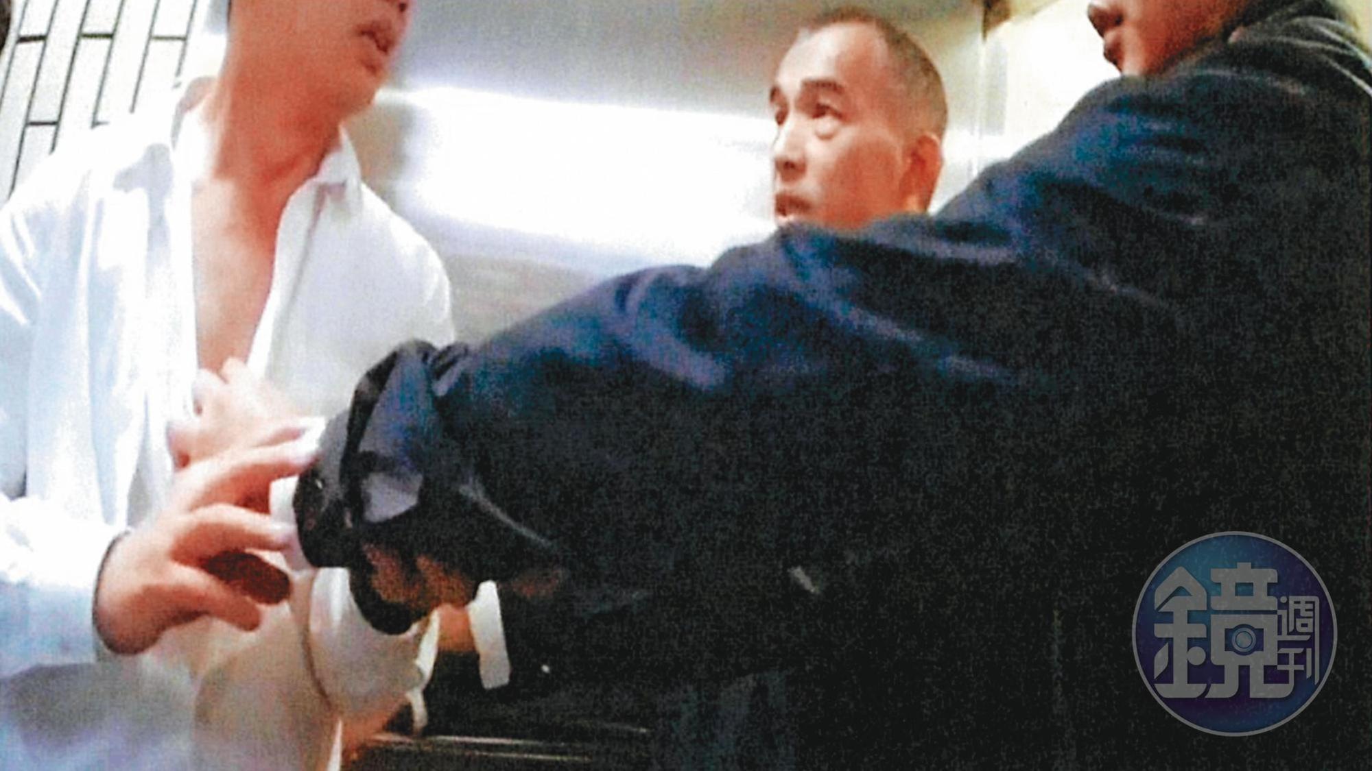 長榮集團經營權爭奪風波不斷,2018年的張榮發基金會董事會因爆發肢體衝突而流會。(讀者提供)