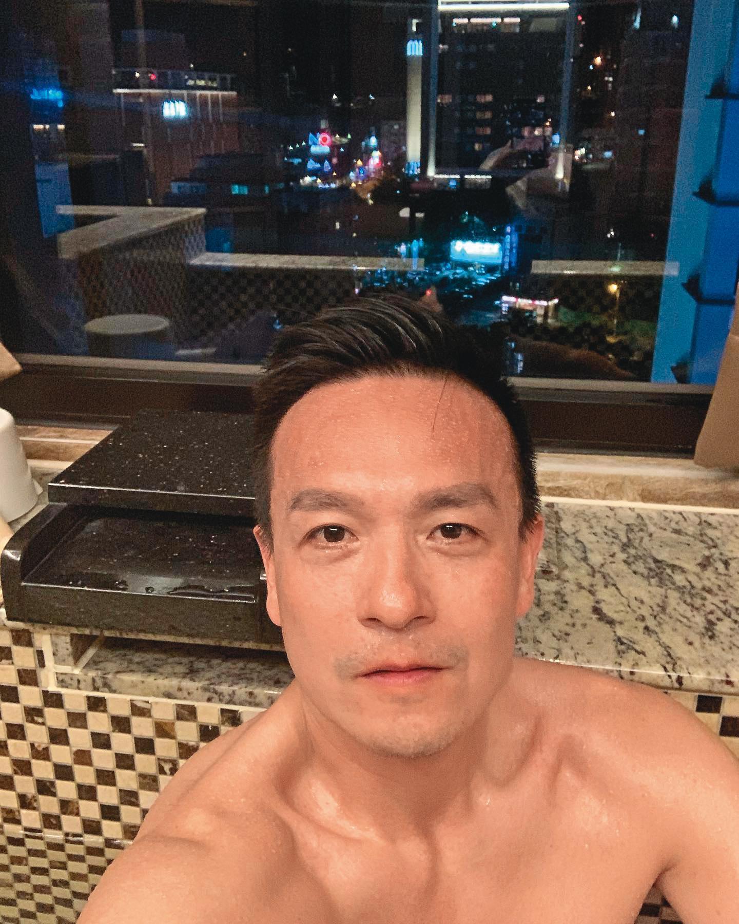 小鐘的前女友季芹、王怡仁成婚，茵芙則是結了又離。（翻攝小鐘臉書）