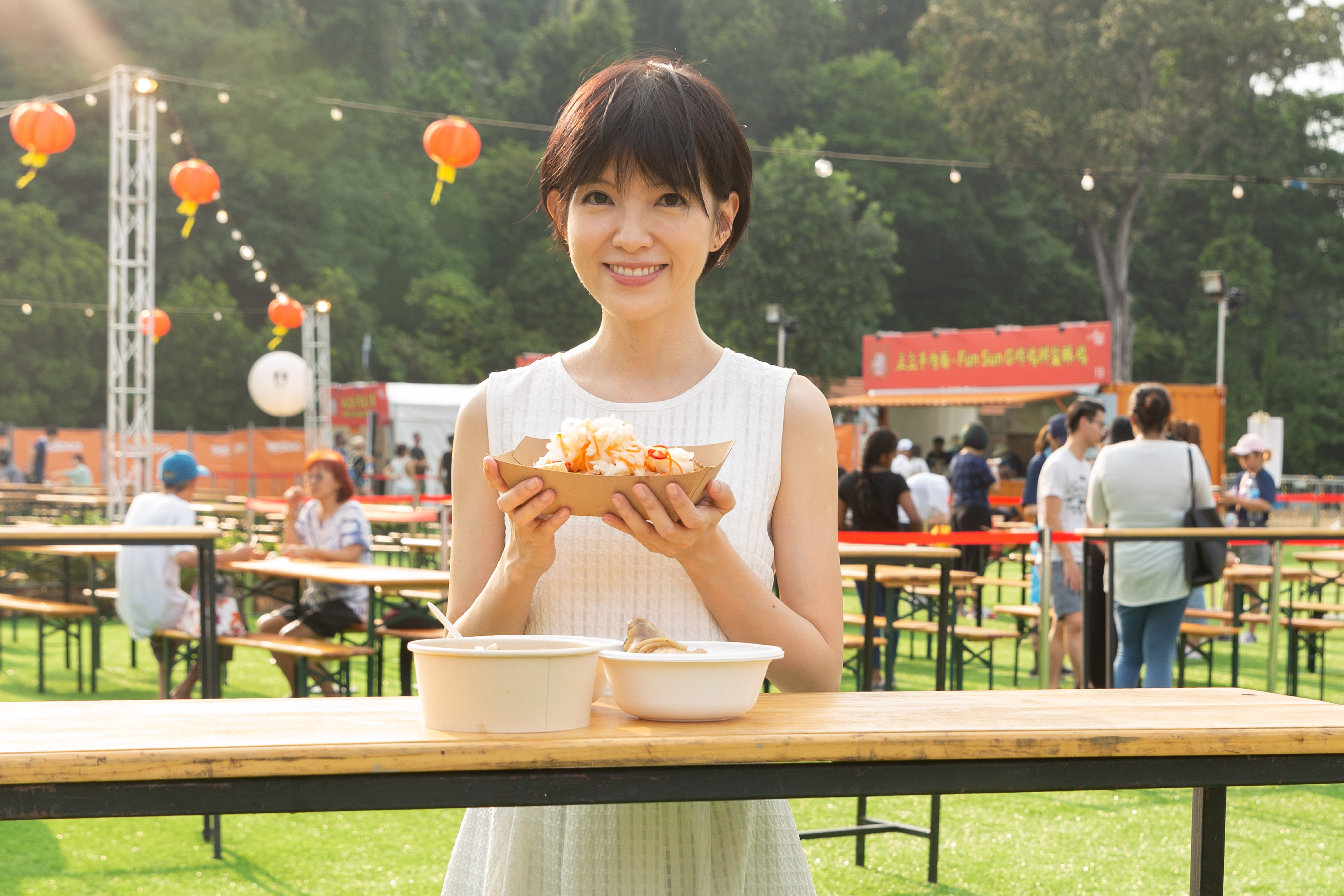 郭美美應邀參加新加坡「Asian NIGHT MARKET 士林嘉年華之寧夏夜市」活動，曾在台灣發展的她，對於台灣美食讚不絕口。