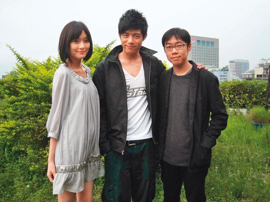 王柏傑(中)「軟禁」初家晴(左)的案件喧騰一時,如今女方也已婚生女。(翻攝自九降風部落格)