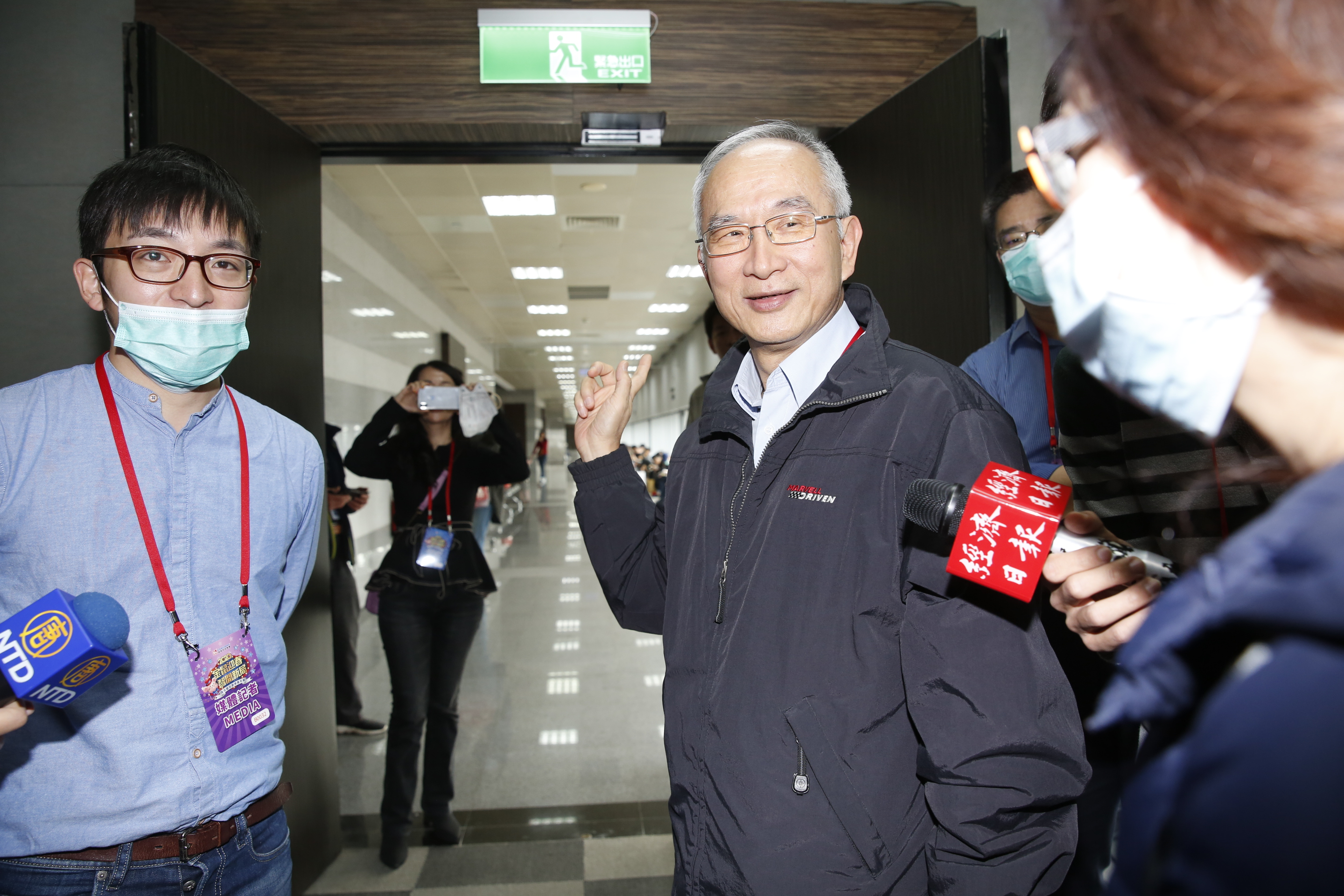 亞太電信董事長呂芳銘批評5G標金高得太離譜。