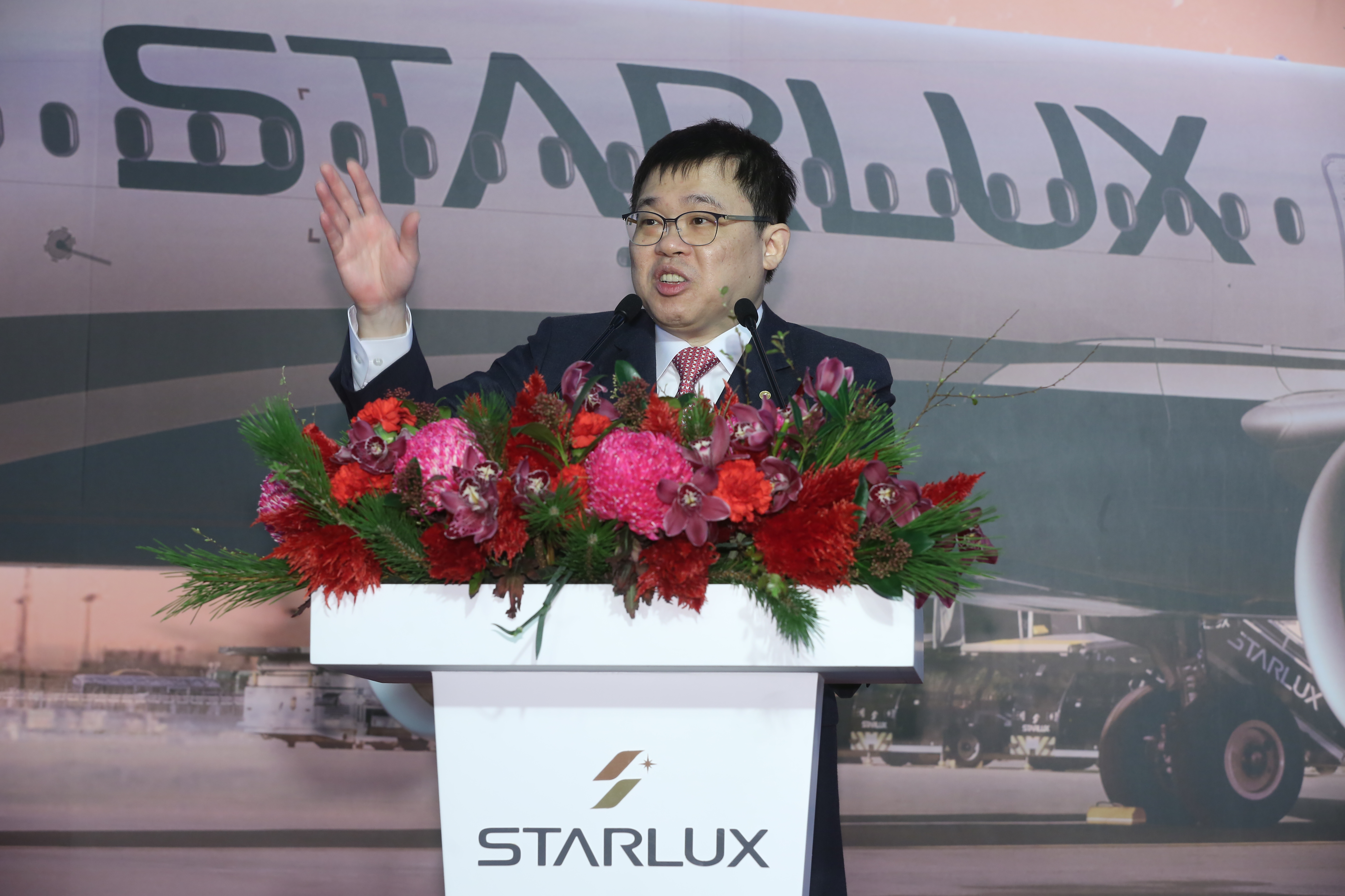 星宇董事長張國煒親自主持首航儀式，並親自執飛台北、澳門來回航班。