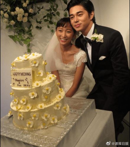 東出昌大與渡邊杏於2015年結婚,婚後育有二女一子。(網路圖片)