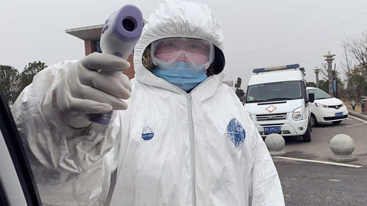 中國武漢肺炎疫情蔓延,現有重症病例1,239例、死亡病例132例、累計治癒出院103例、疑似病例9,239例,接受醫學觀察人數將近6萬。(翻攝自BBC)