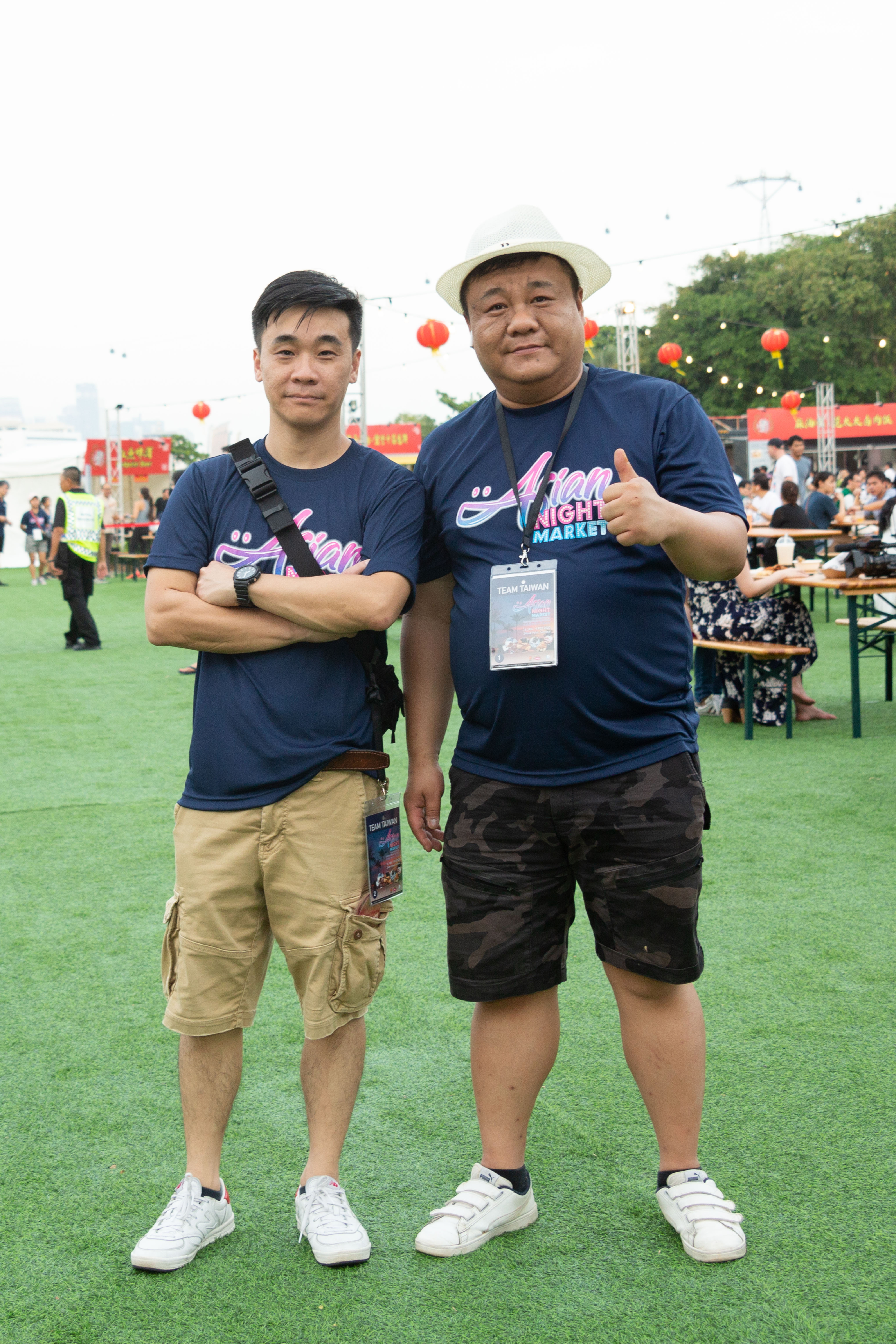 新加坡活動Asian Night Market的士林嘉年華之寧夏夜市限定活動，承辦方完美國際行銷高俊杰（左）周祐丞（右）。