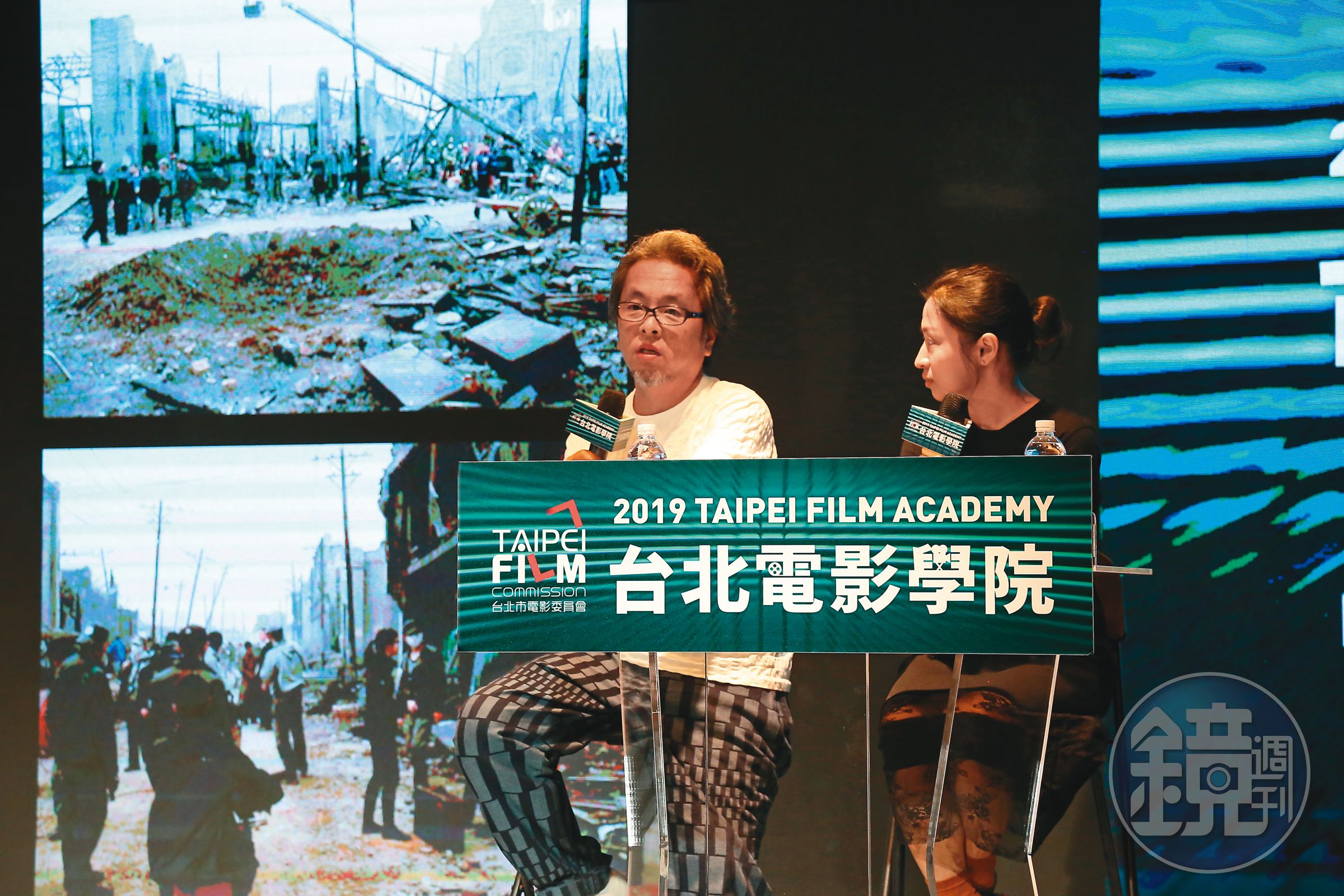 赤塚佳仁（左）日前應台北市影委會邀請擔任「台北電影學院」講座講師，分享從事電影美術的經驗。（台北市影委會提供）