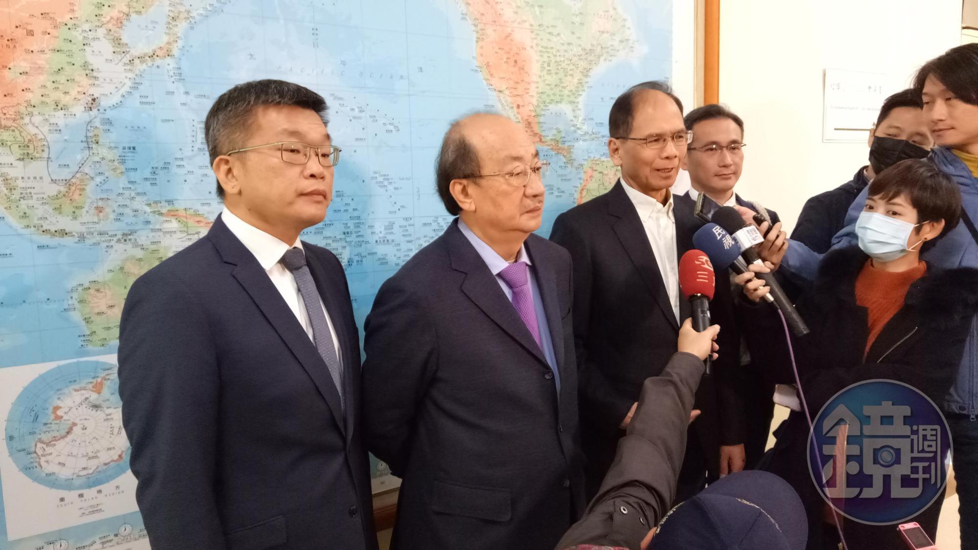 民進黨團決議由游錫堃(左3)搭配蔡其昌(左1)競選第10屆立法院正副院長。