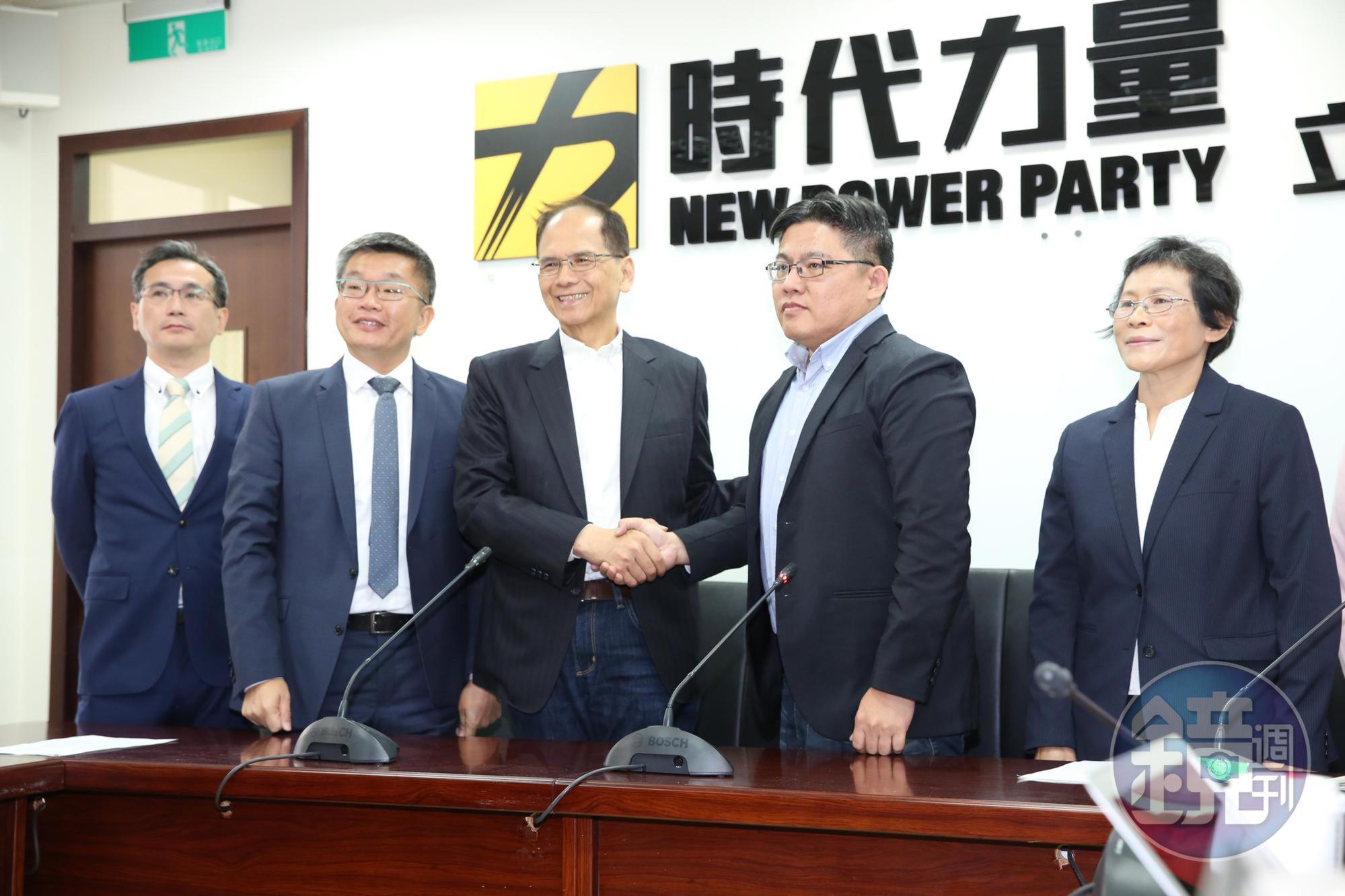準立委游錫堃、立法院副院長蔡其昌今午拜會時代力量黨團總召邱顯智。