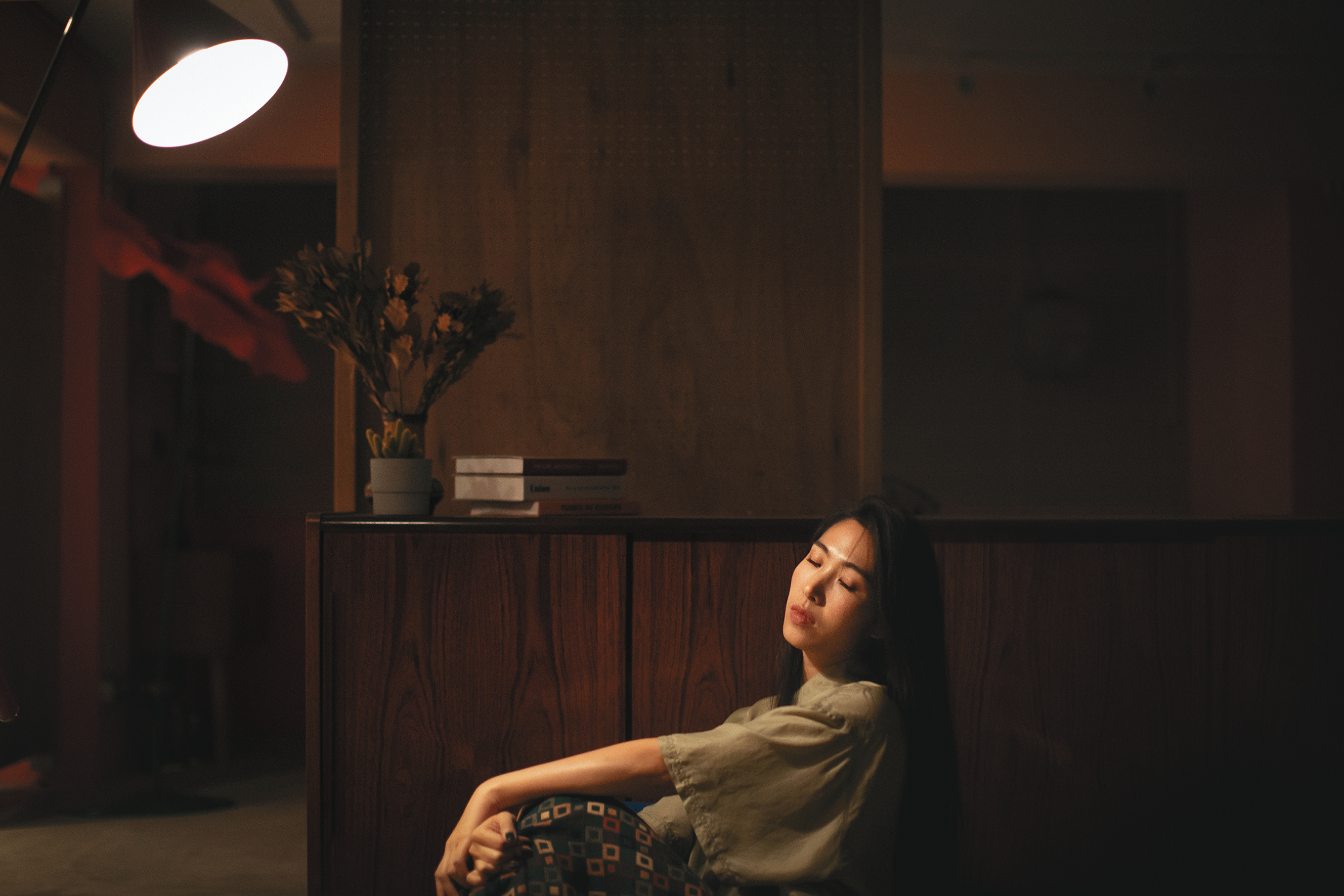 音樂裡的瘋狂會帶給她興奮的感覺，在王若琳略成熟且古典的外表下，根本就藏著一個幼稚又瘋狂的靈魂。