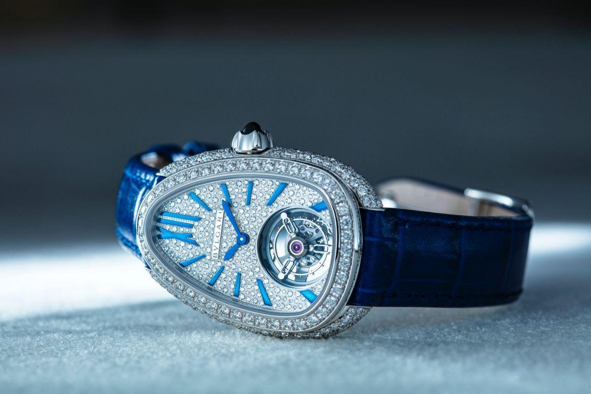 寶格麗蛇形錶款Serpenti Seduttori陀飛輪白K金錶款，定價約NT$2,620,000。