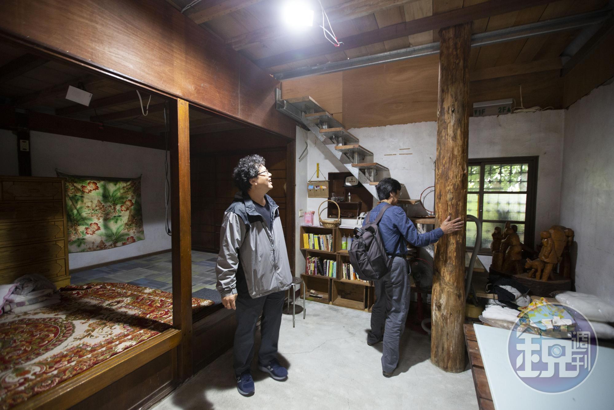 在經費不足、硬體拮据的狀況下,馬躍(左)仍堅持去年9月開辦部落河邊教室。