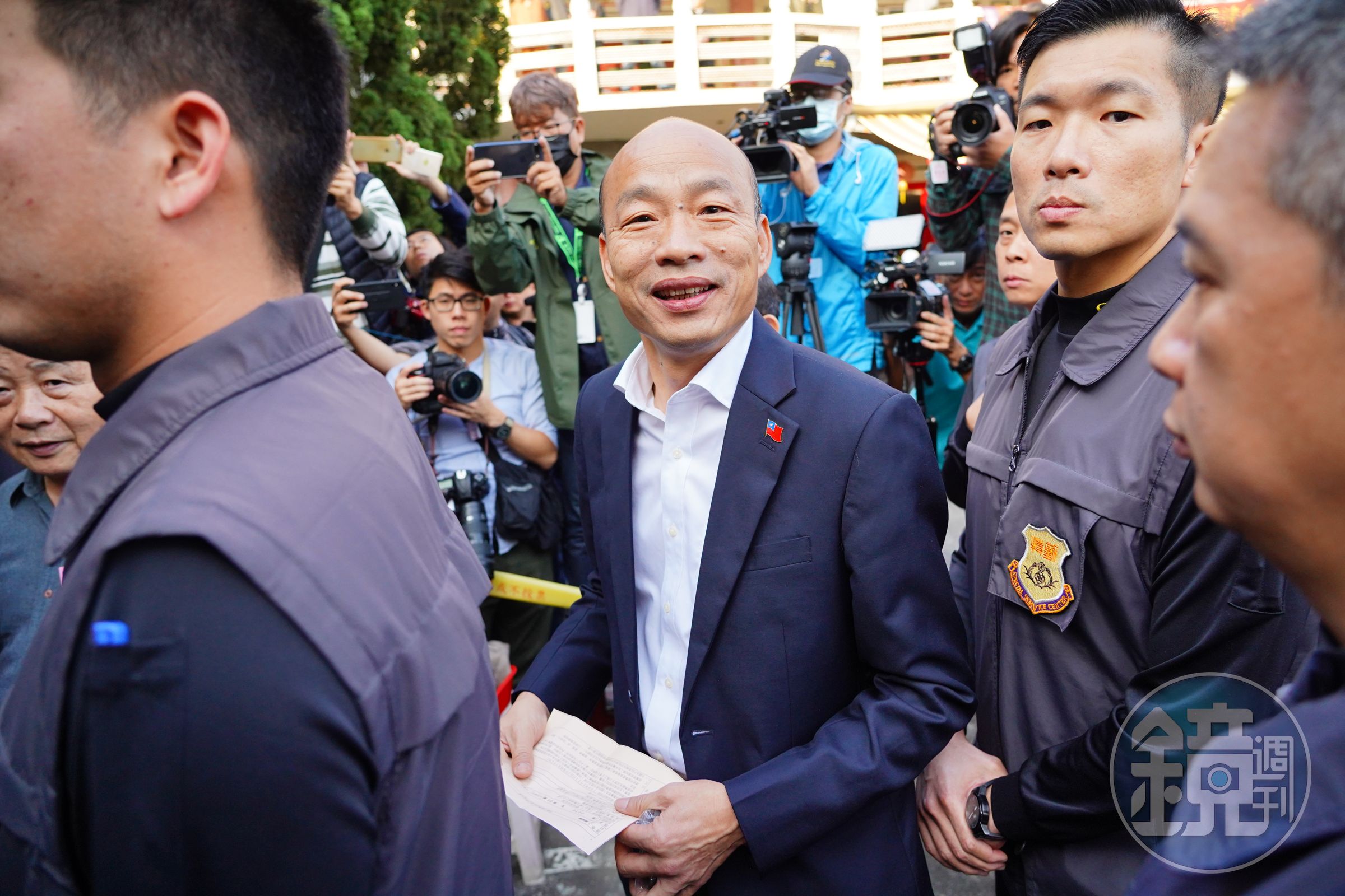 韓國瑜召開防疫行政會議時向中央反映，高雄口罩不夠以及需要大型患者收容場所。