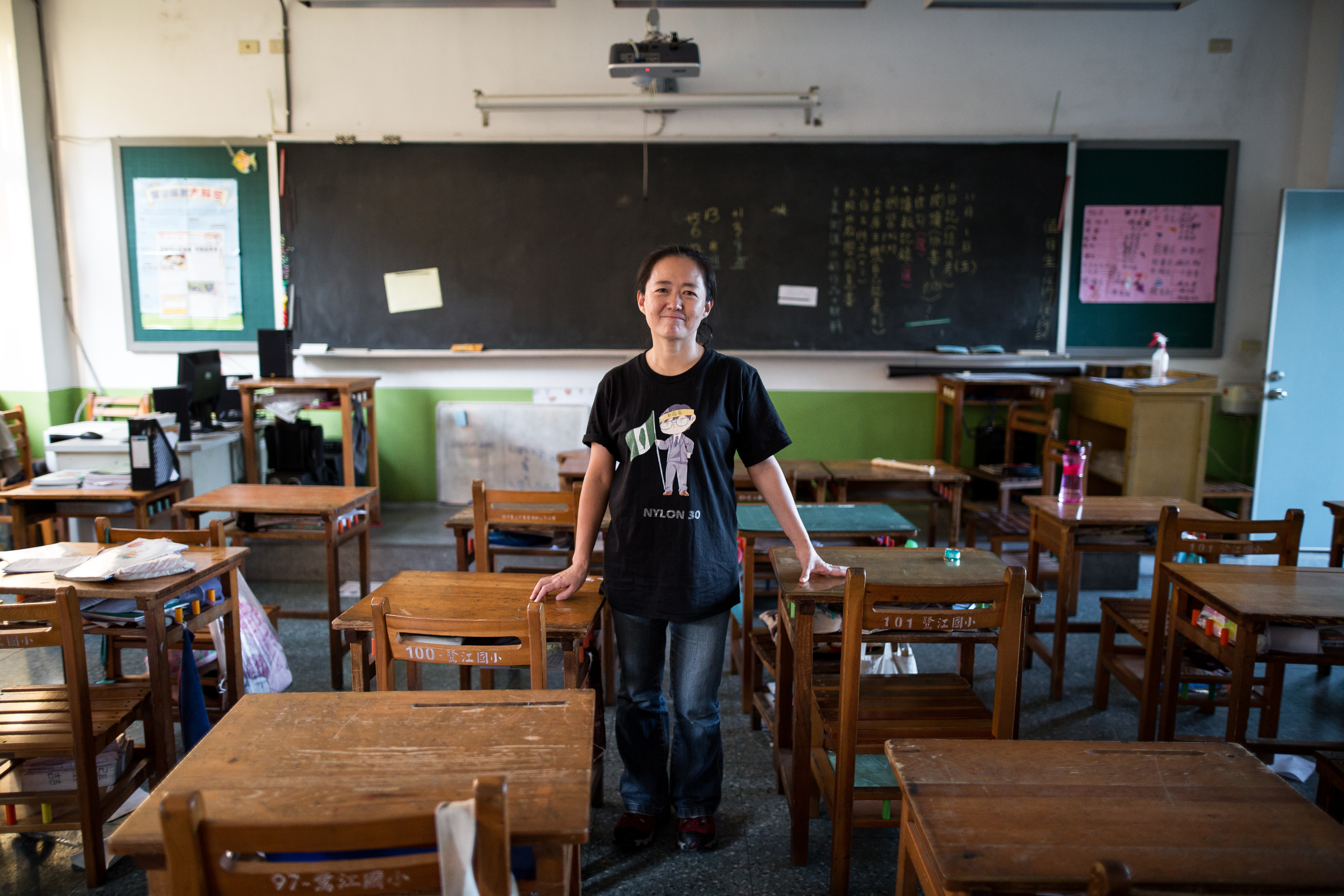 從小到大，翁麗淑都不是遭受體制框限的乖乖牌，路走得比別人崎嶇，感觸也更深刻，人到中年生下罕病兒，飽嘗冷暖，更讓她的同理心有增無減。