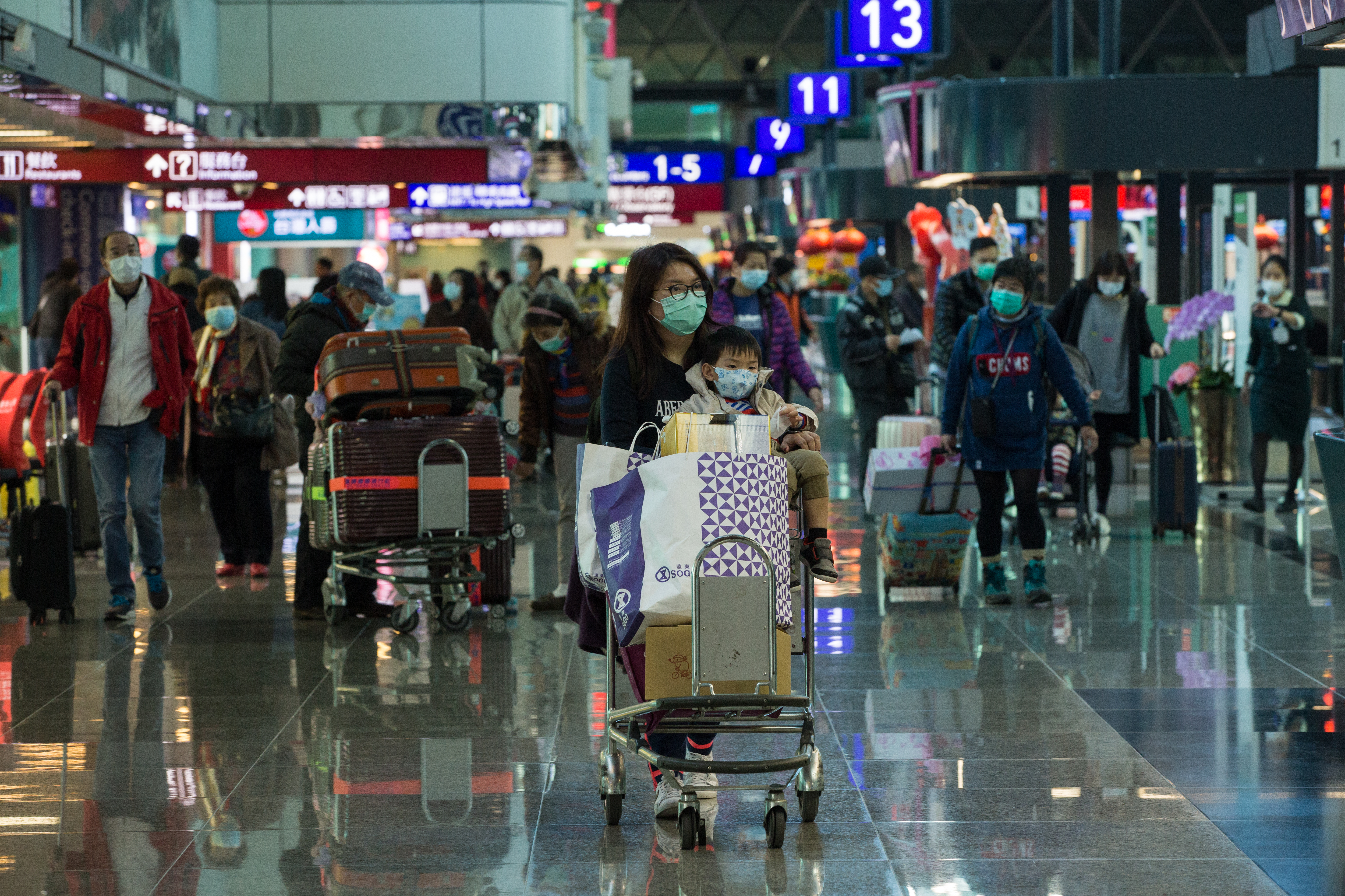 武漢肺炎台灣10例確診經治療均恢復良好，其中1人2次採檢均未驗到病毒，最快下週就可出院。
