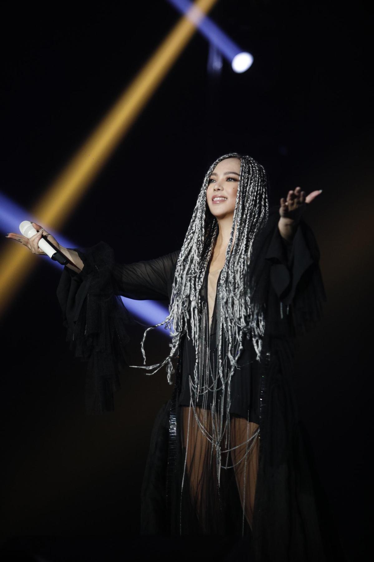 張惠妹曾自費320萬聲援同婚開唱，吸引萬名以上觀眾，如今同婚已合法。