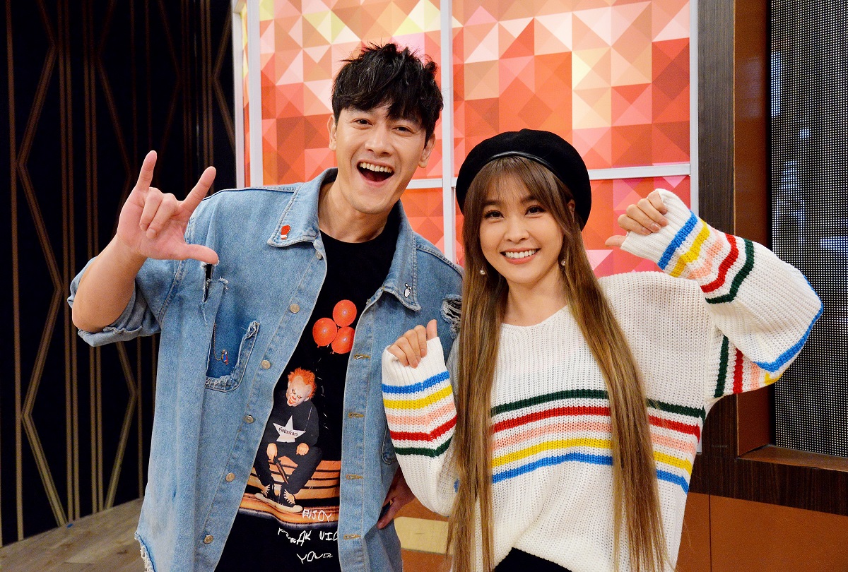 張勛傑透露當初和小嫻剛認識三個月時，小嫻為了幫他把妹大方出借愛車，讓兩人友情至今不變。（衛視提供）