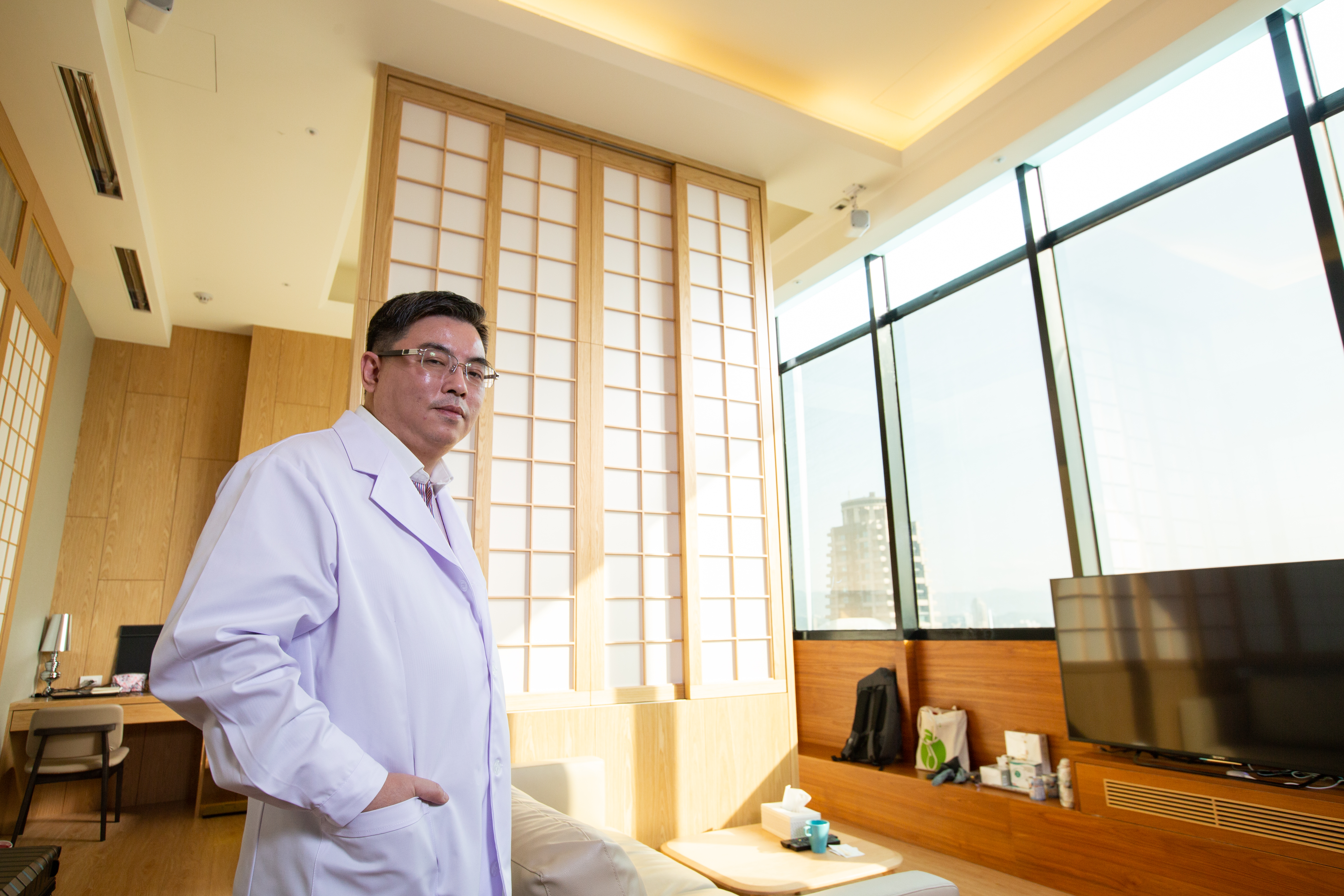 曾在中國上海開過健康諮詢服務公司、也執業辦過聯合診所的連勇舜，回台後打造了台北最貴月子中心。