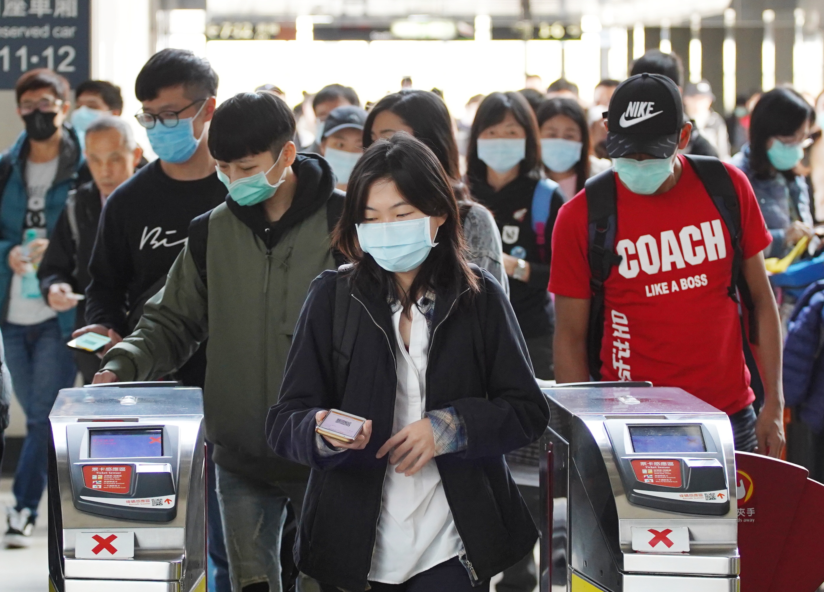 武漢肺炎造成全台搶購口罩，造成各地一罩難求。