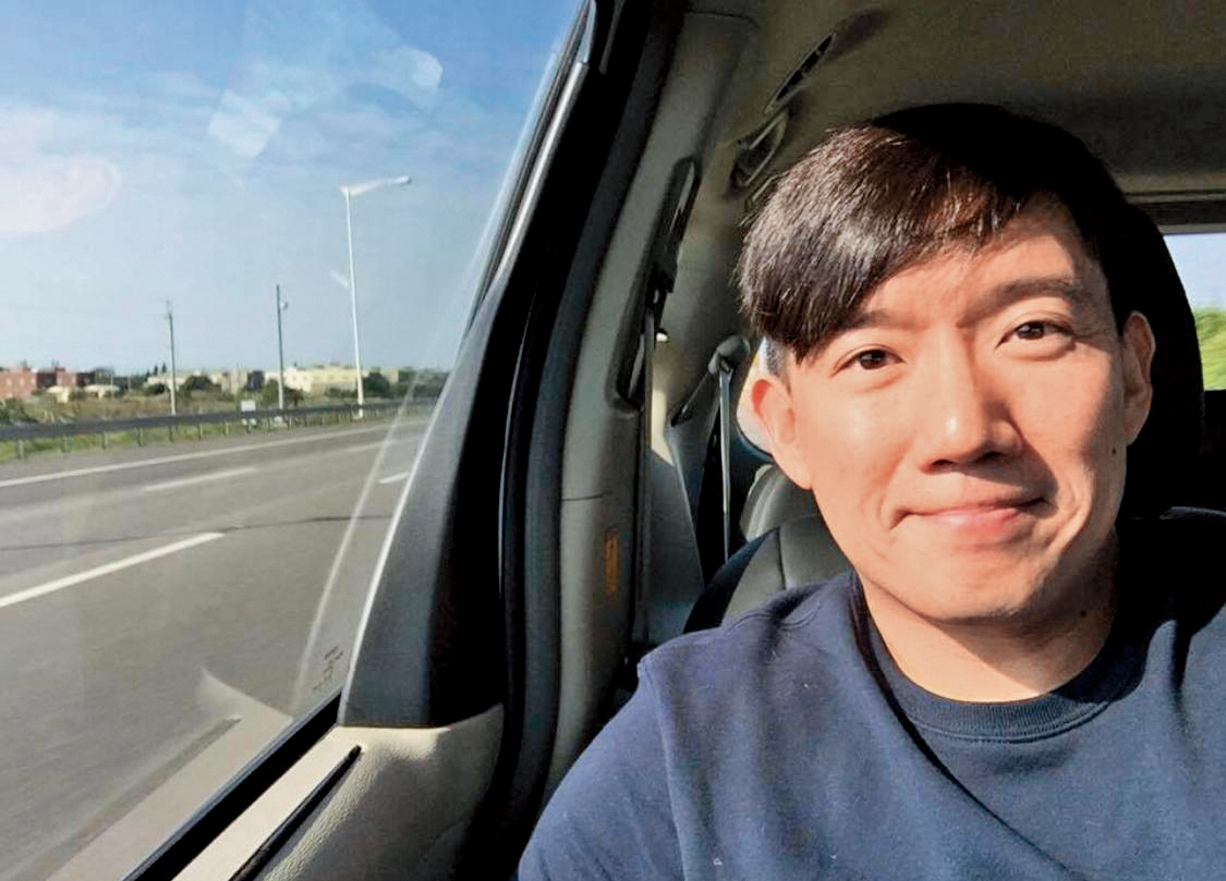 杜汶澤曾邀請程美段上節目,卻爆出不付酬勞,最後杜汶澤向程美段鞠躬道歉、認錯收場。(翻攝自杜汶澤臉書)