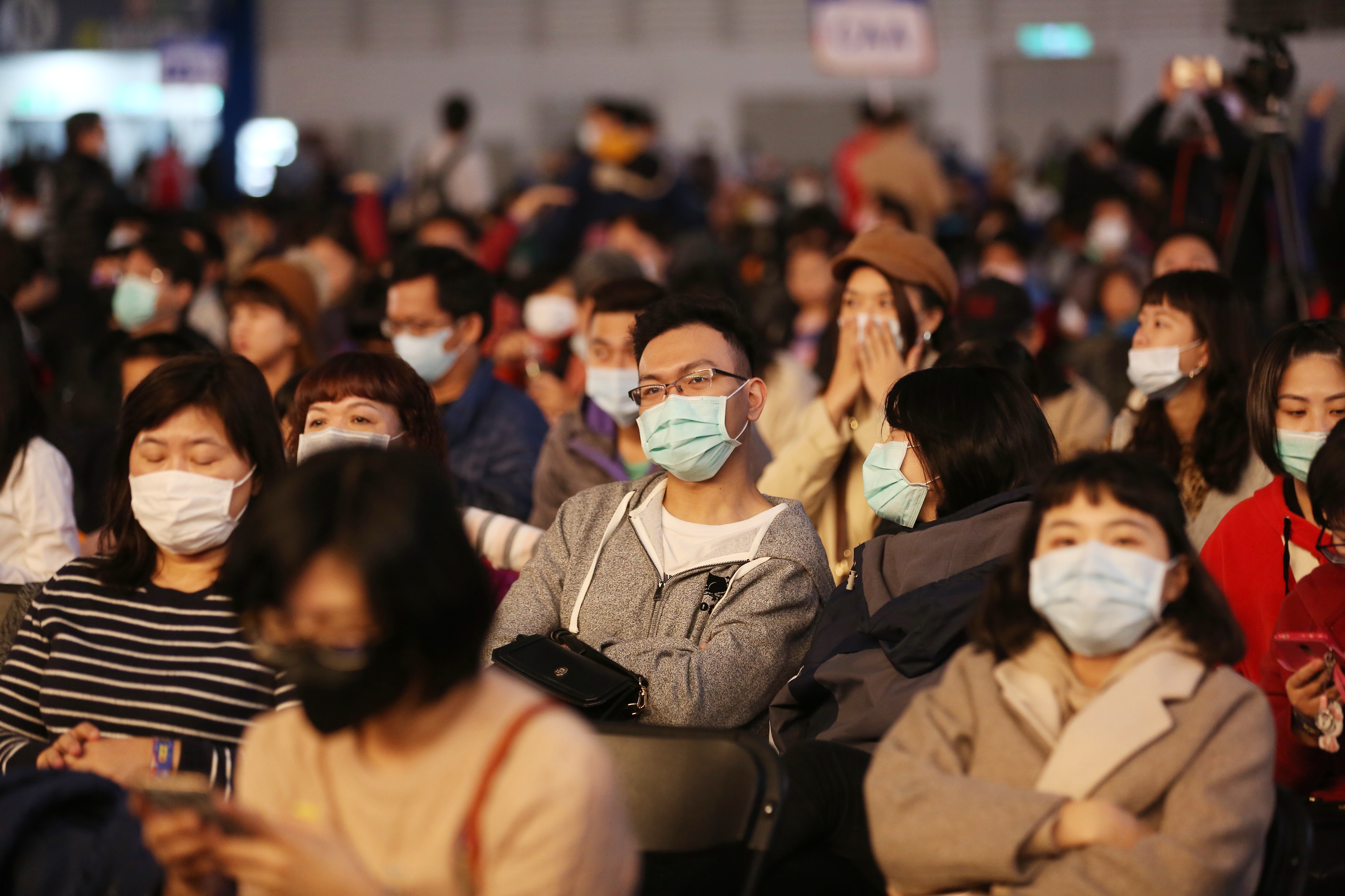 為了讓所有人都能買到口罩，行政院昨（3日）拍板宣布，本週四（6日）起購買口罩將採實名制。