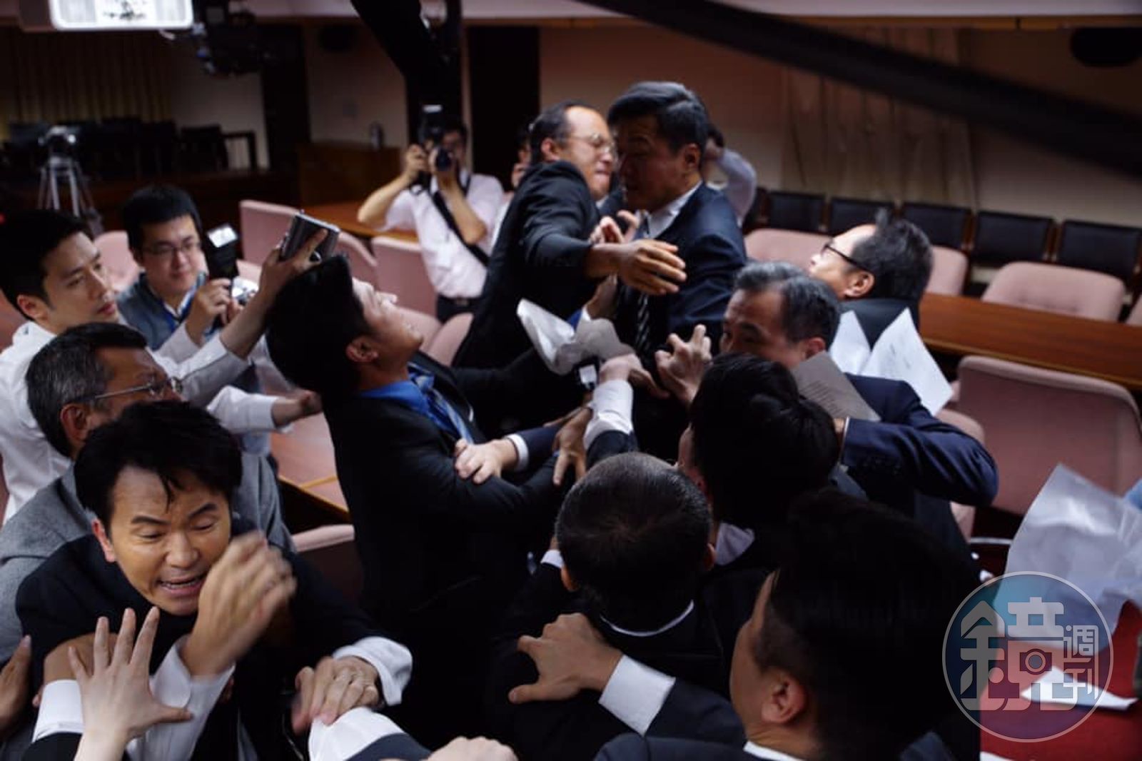 國會登大銀幕2】台劇重現韓國瑜打阿扁古惑仔也曾進立院- 鏡週刊Mirror Media