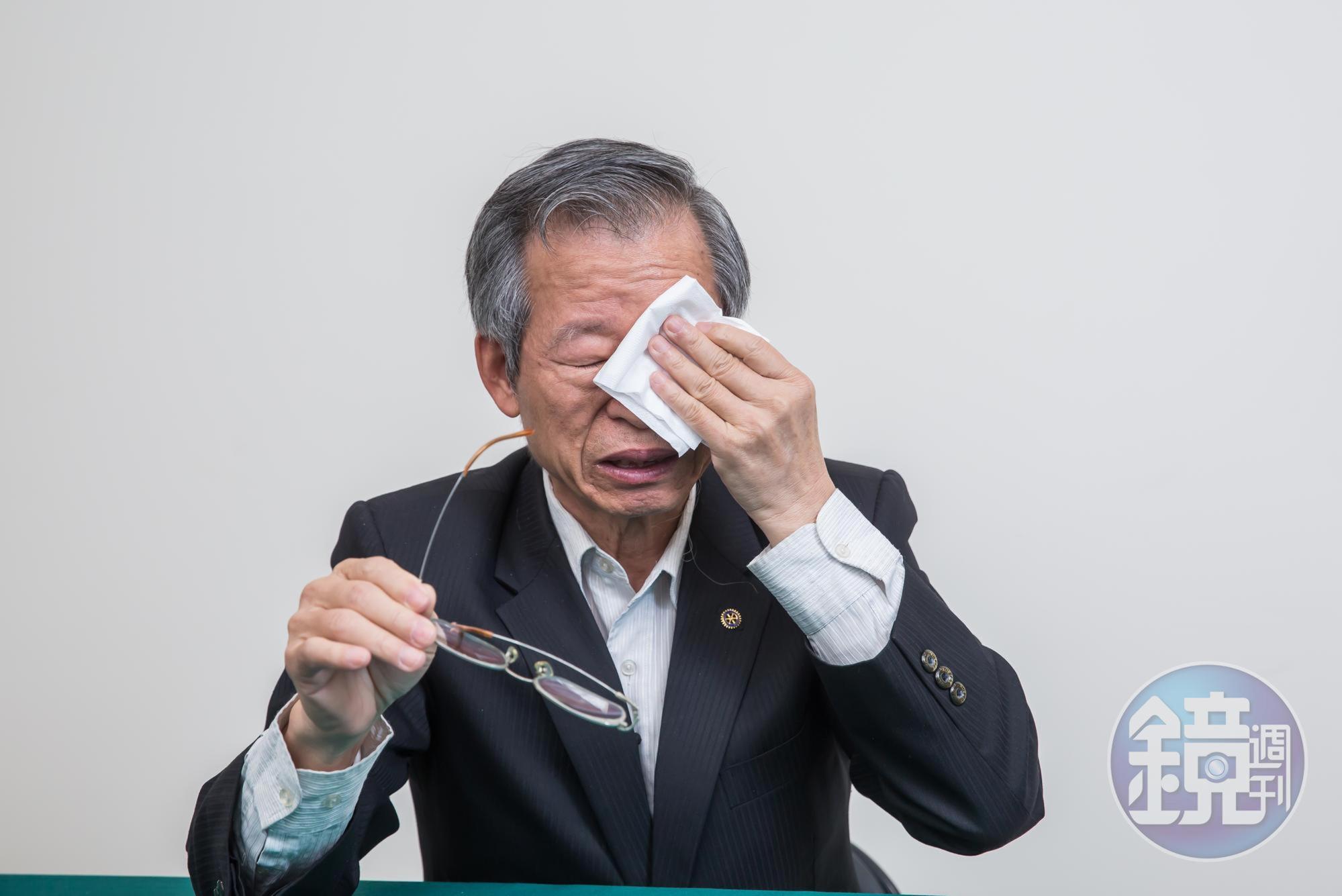 因為疫情爆紅,鄭永柱一點都開心不起來,反而心疼地眼眶泛紅。