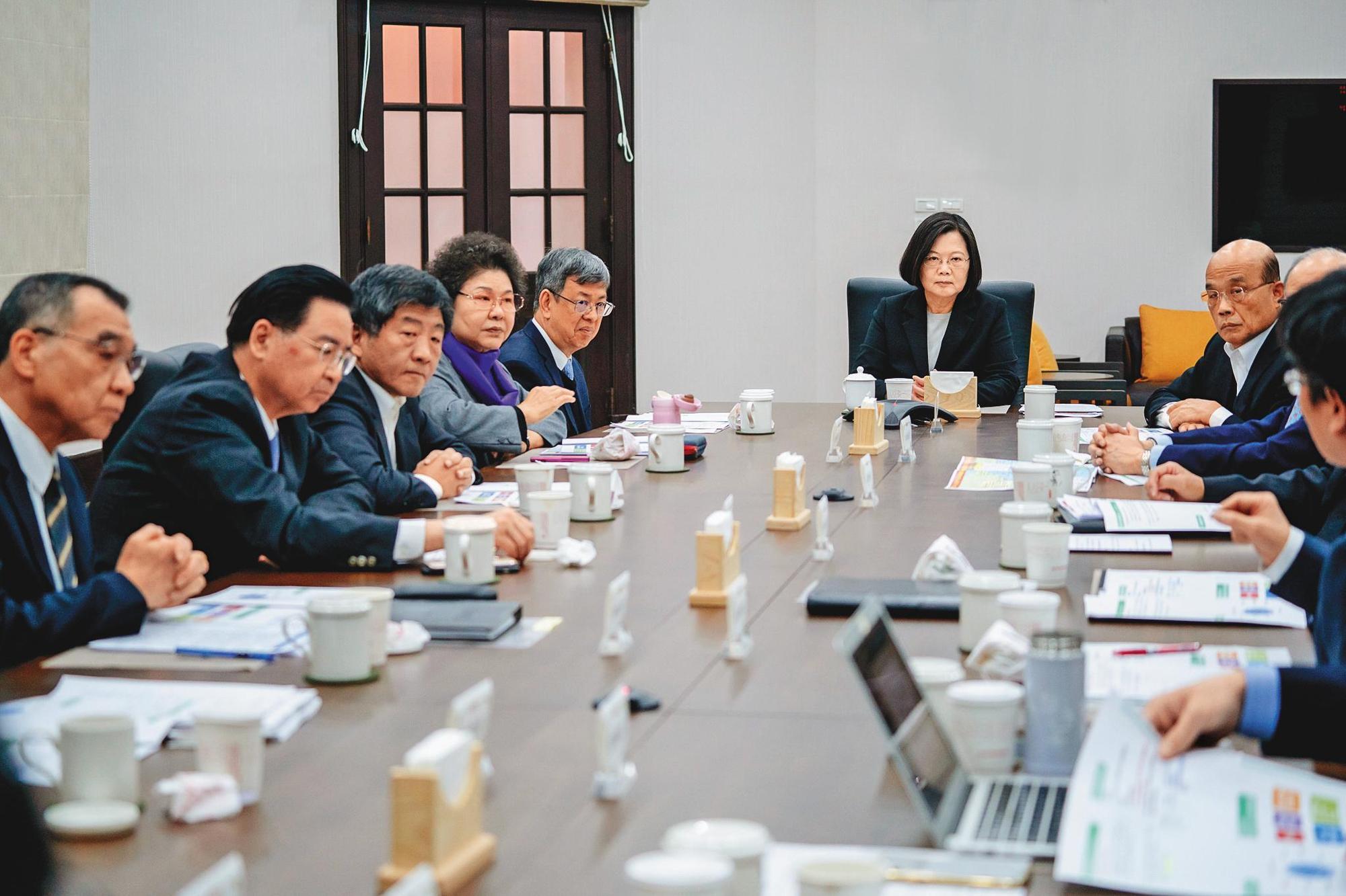 1月21日台灣出現首例武漢肺炎確診病例,總統蔡英文隔天就舉行國安高層會議,對可能疫情嚴陣以待。(總統府提供)
