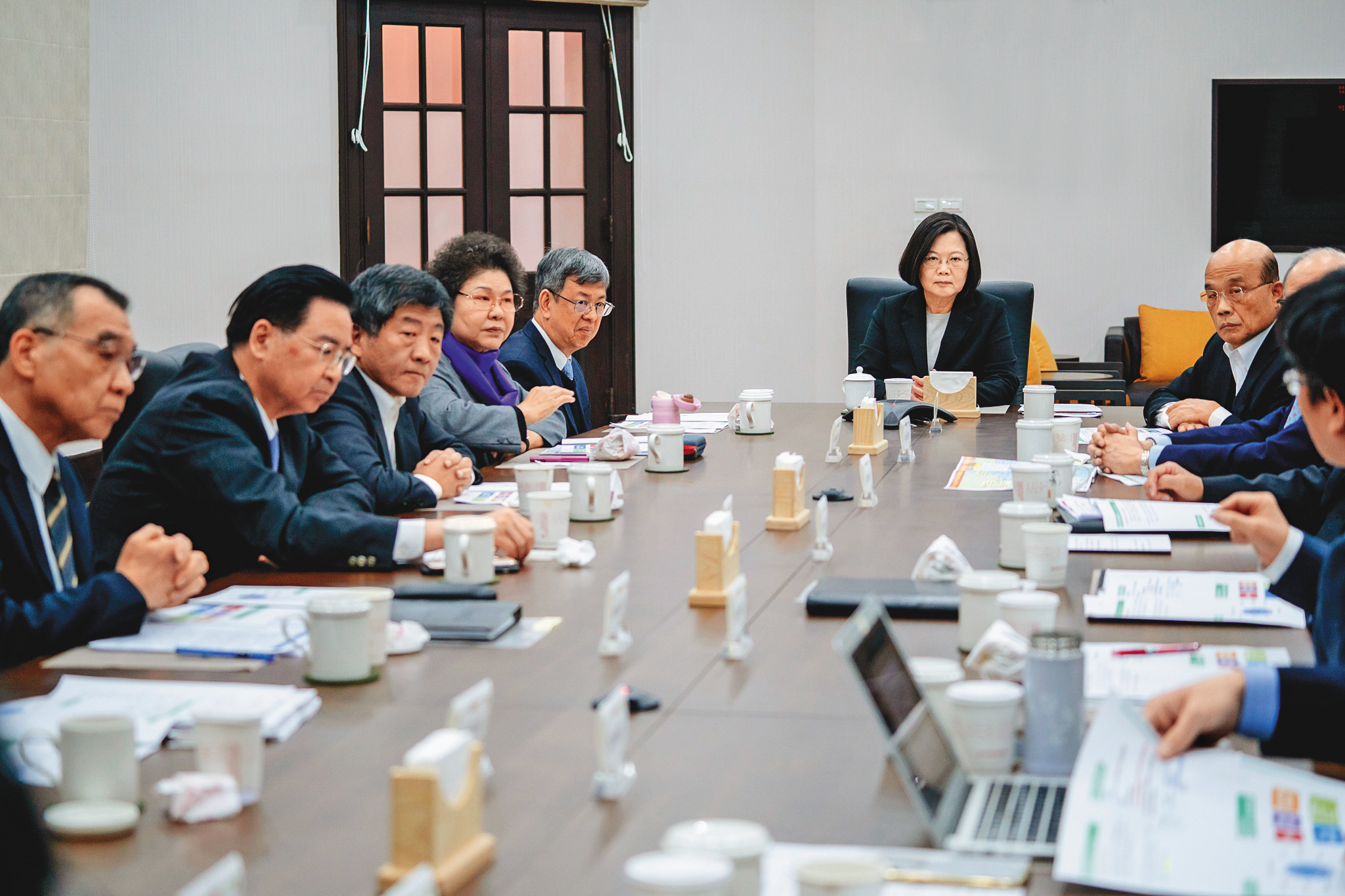1月21日台灣出現首例武漢肺炎確診病例,總統蔡英文隔天就舉行國安高層會議,對可能疫情嚴陣以待。(總統府提供)