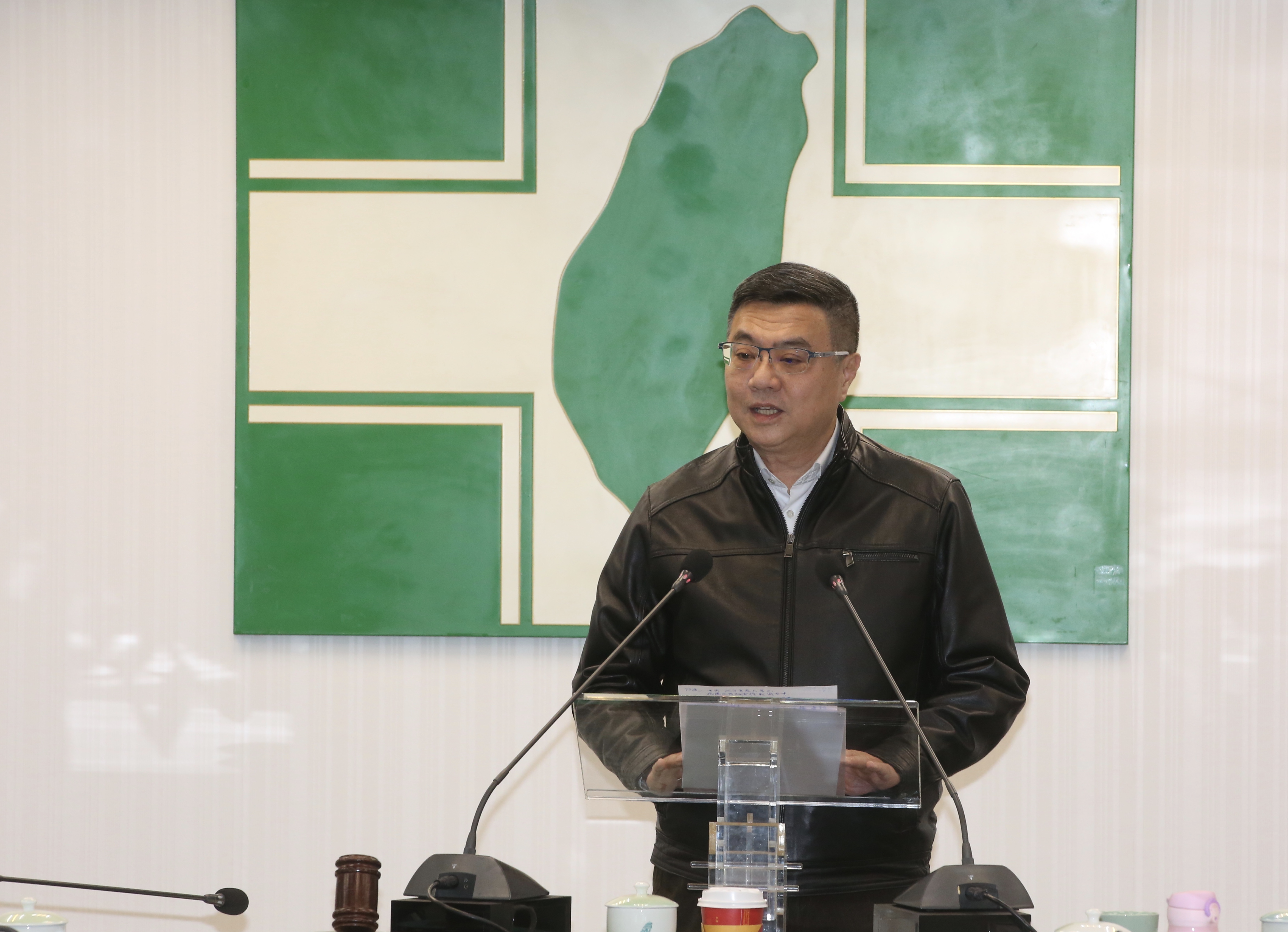 民進黨主席卓榮泰聽取報告後發表談話。