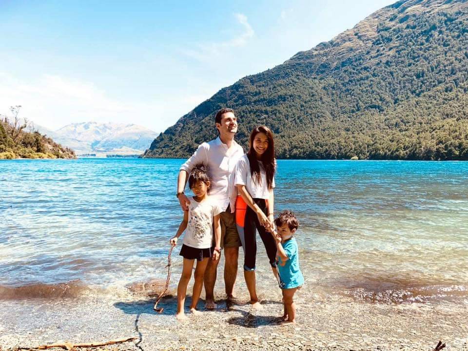 艾莉絲一家四口相當幸福。（翻攝自艾莉絲臉書）