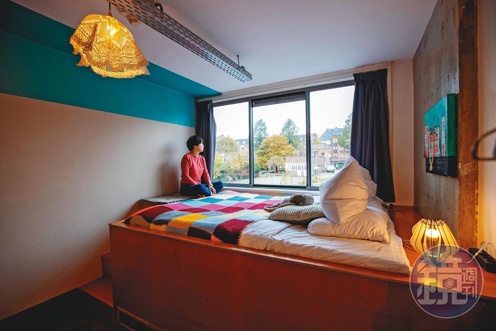 除了多人合住需共用衛浴的Dorm，Hostel也有提供私人衛浴的Double Deluxe Room Ensuite。