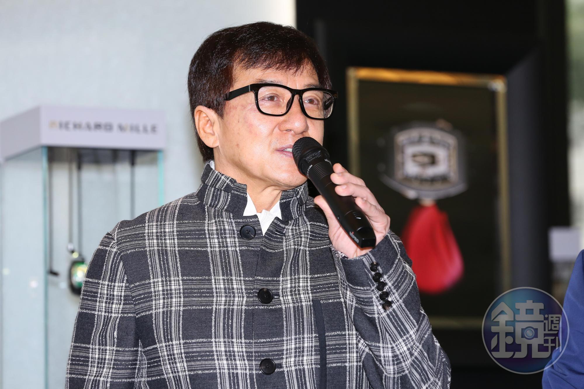 成龍期盼能盡快研究出武漢肺炎的特效藥，更自掏腰包以100萬人民幣（約新台幣430萬元）做為懸賞獎金。（本刊資料照）