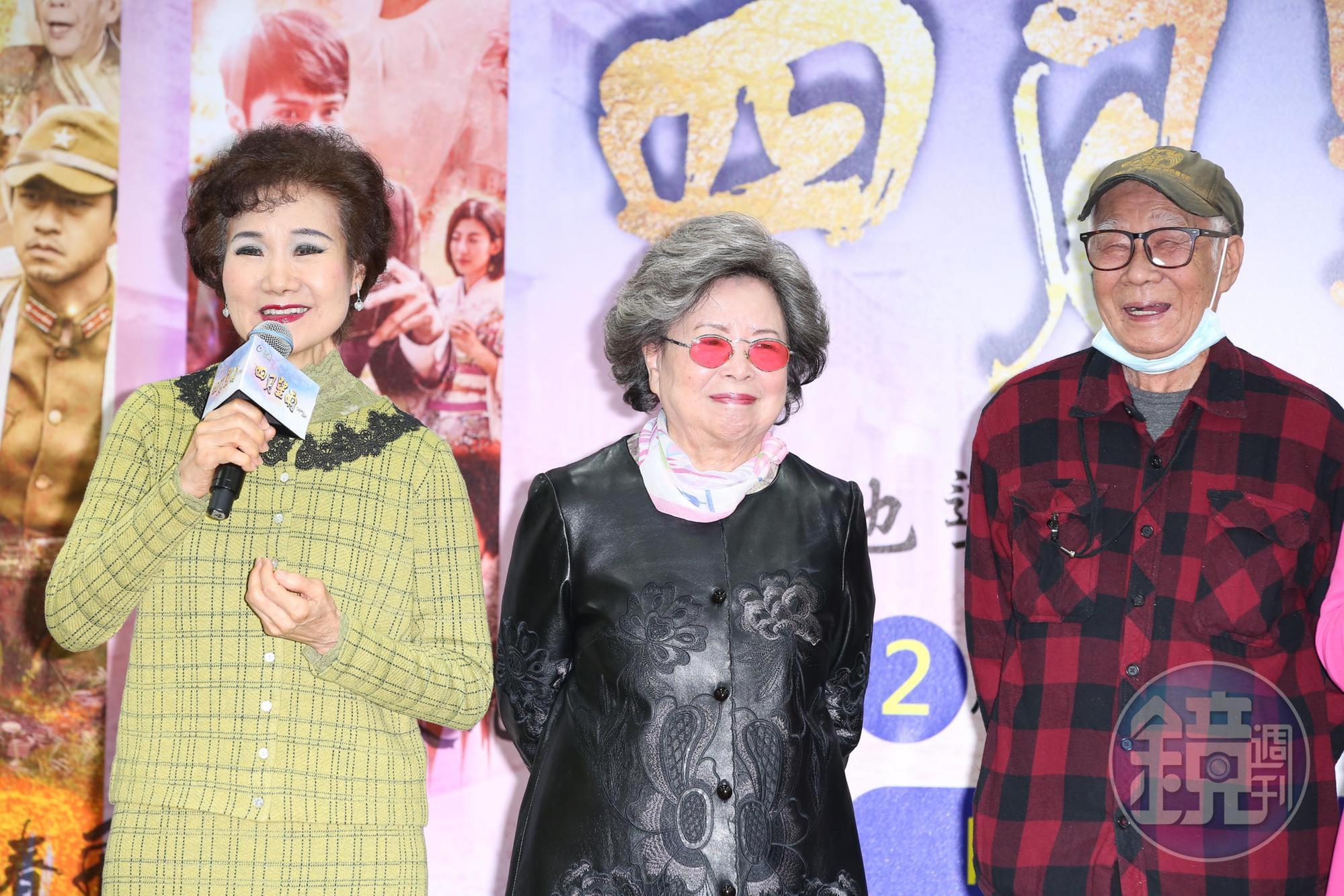 《四月望雨》由林福地(右)等三位導演共同執導,網羅吳靜嫻(左)、梅芳(中)等多位實力派資深演員。