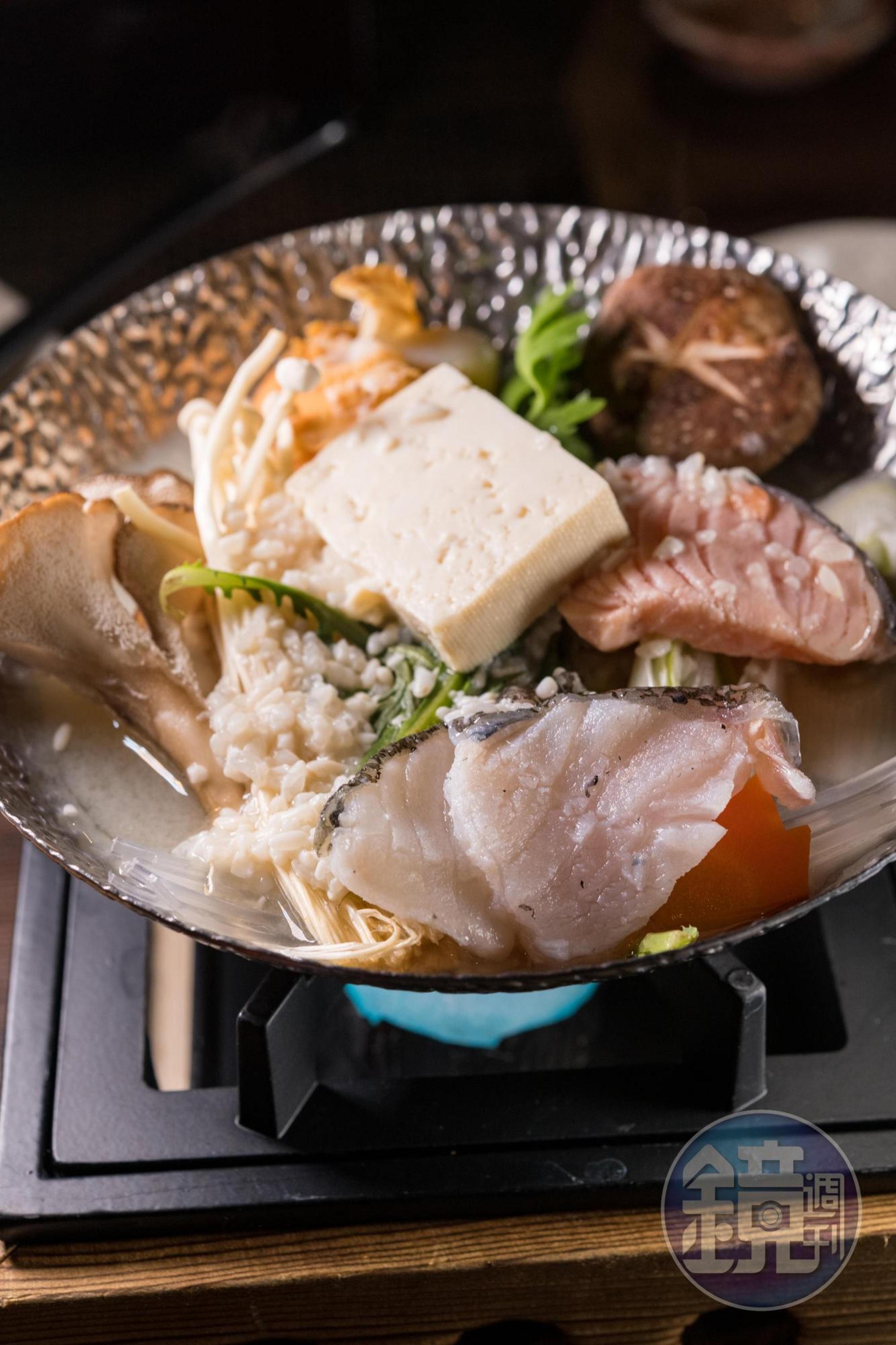 「懷石套餐」的鍋物有加入米釀,讓湯頭變得特別甘美。(8,500日圓套餐菜色,約NT$2,380)
