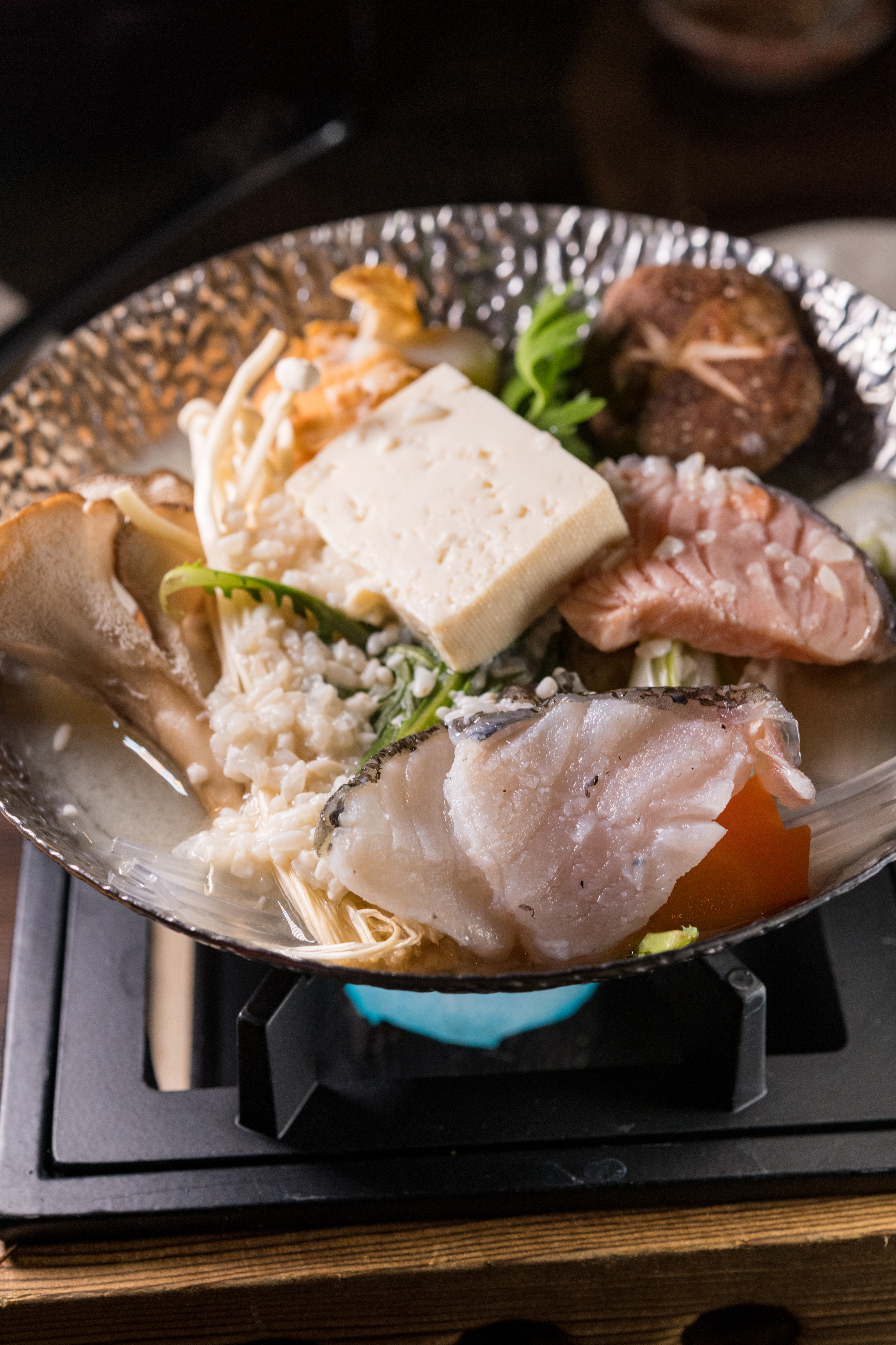 「懷石套餐」的鍋物有加入米釀，讓湯頭變得特別甘美。（8,500日圓套餐菜色，約NT$2,380）