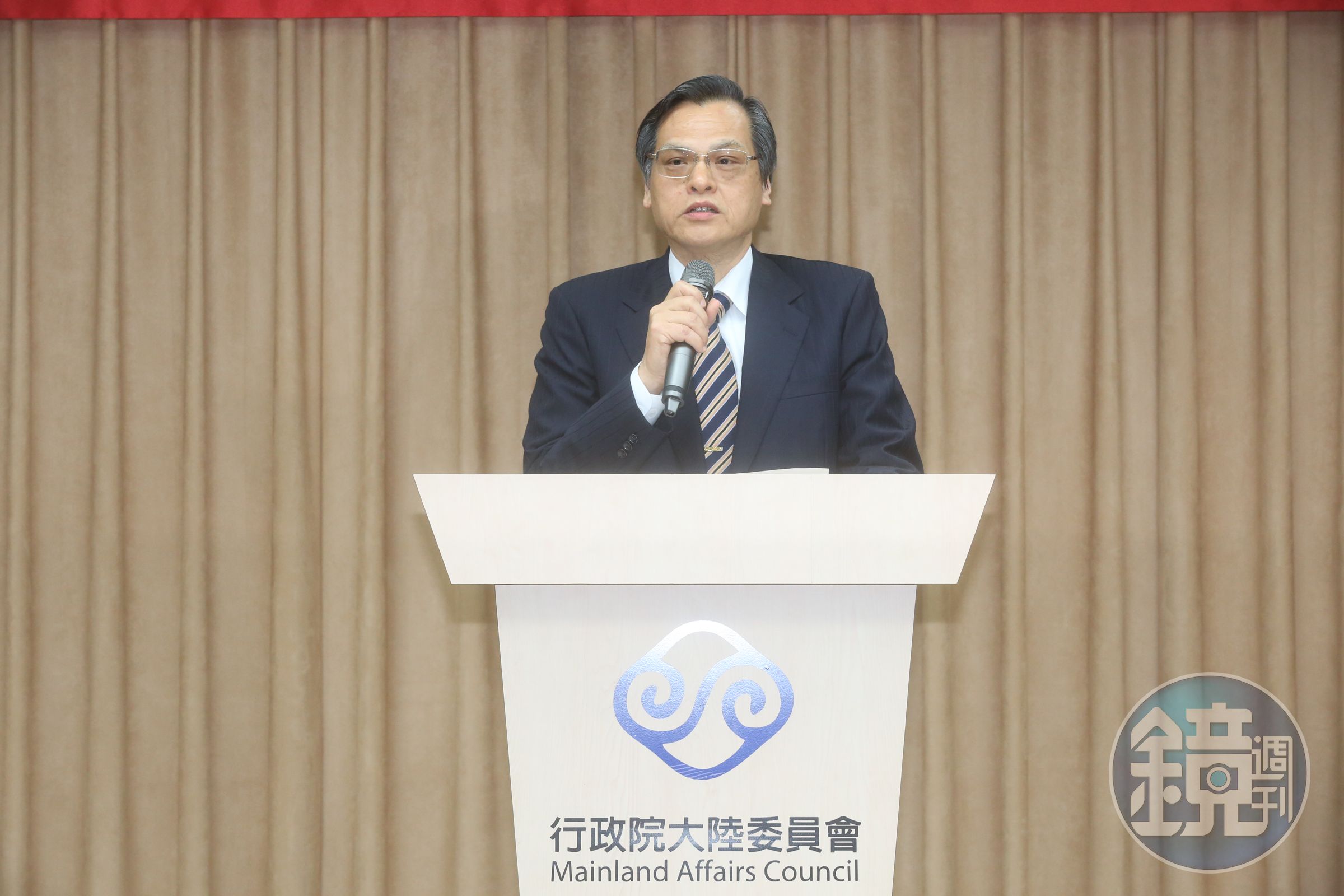 首批包機返台名單出現非本國籍的人也登機，陸委會陳明通證實是中國籍配偶。
